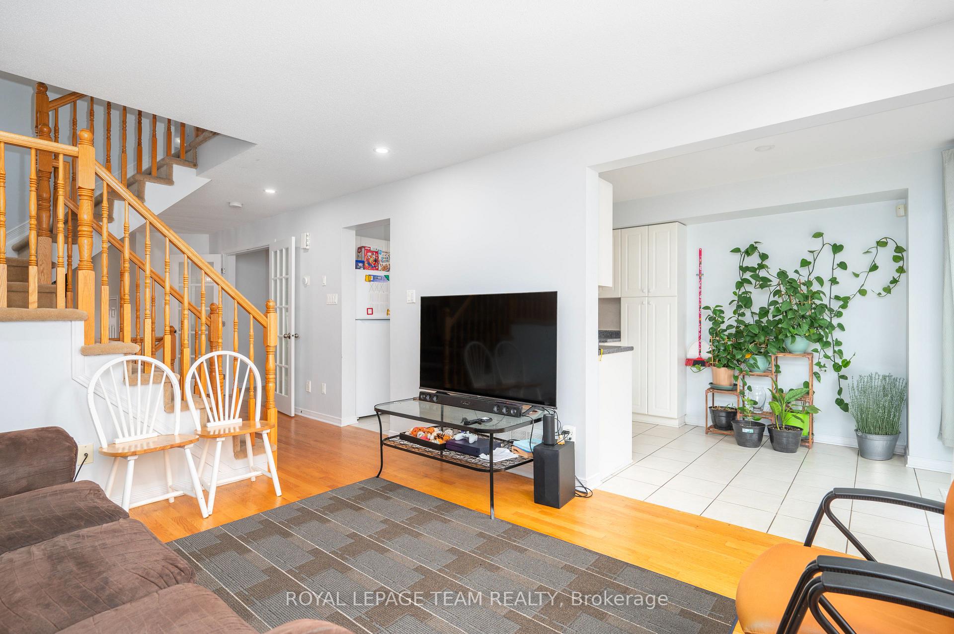 Photo 10 of 280 Macoun Circle, Ottawa, Hunt Club Park/Greenboro — HOMEH