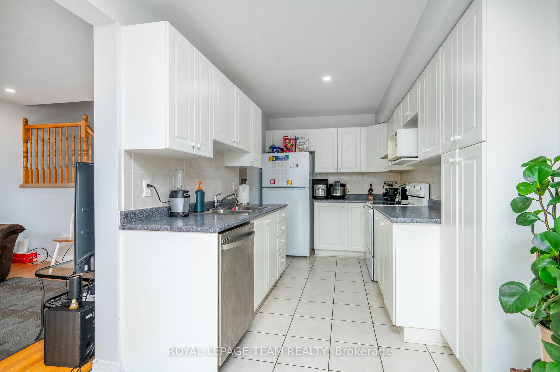 Photo 11 of 280 Macoun Circle, Ottawa, Hunt Club Park/Greenboro — HOMEH