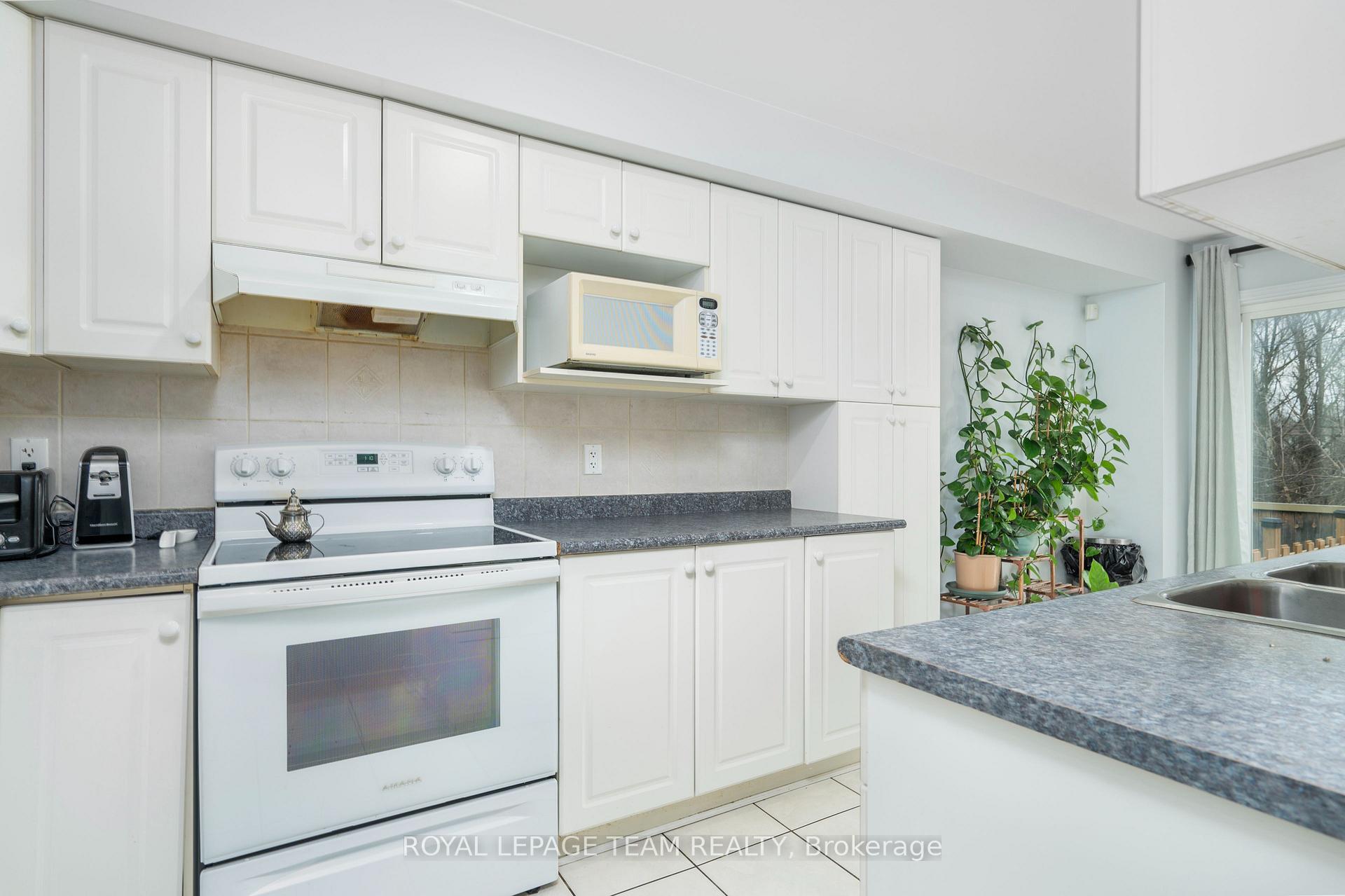 Photo 12 of 280 Macoun Circle, Ottawa, Hunt Club Park/Greenboro — HOMEH