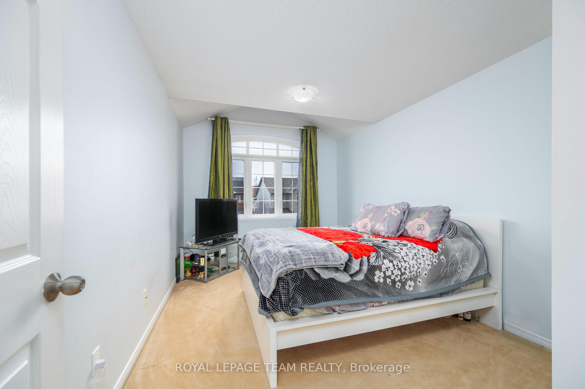 Photo 13 of 280 Macoun Circle, Ottawa, Hunt Club Park/Greenboro — HOMEH