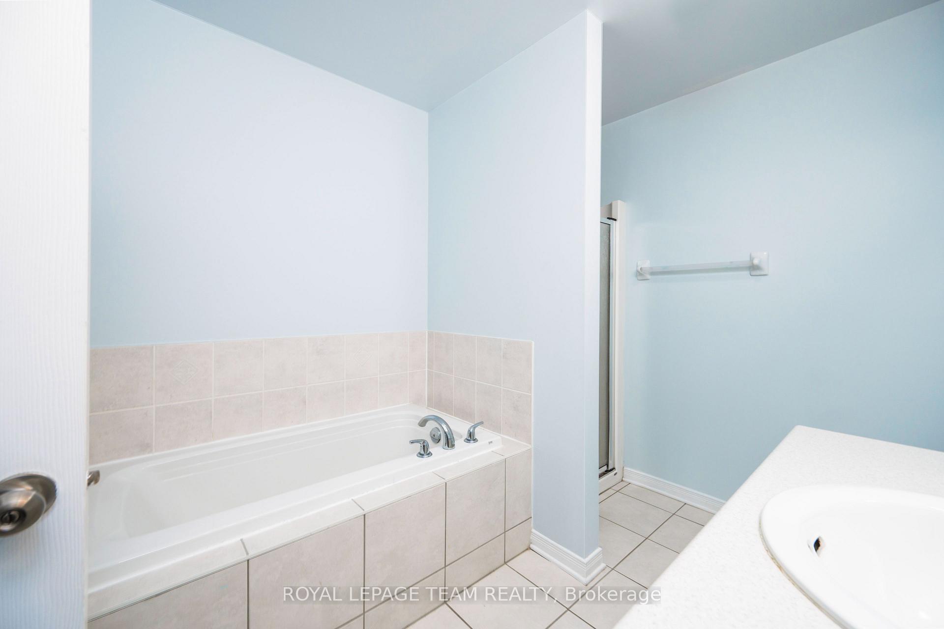 Photo 16 of 280 Macoun Circle, Ottawa, Hunt Club Park/Greenboro — HOMEH