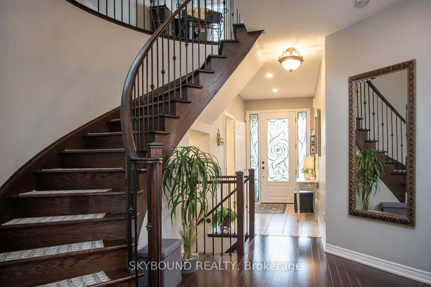 Photo 6 of 38 Silver Pond Drive, Halton Hills, Georgetown — HOMEH