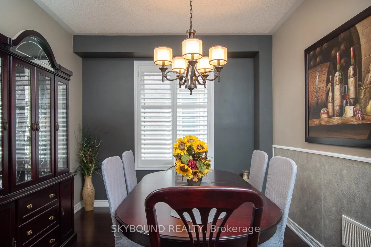 Photo 10 of 38 Silver Pond Drive, Halton Hills, Georgetown — HOMEH