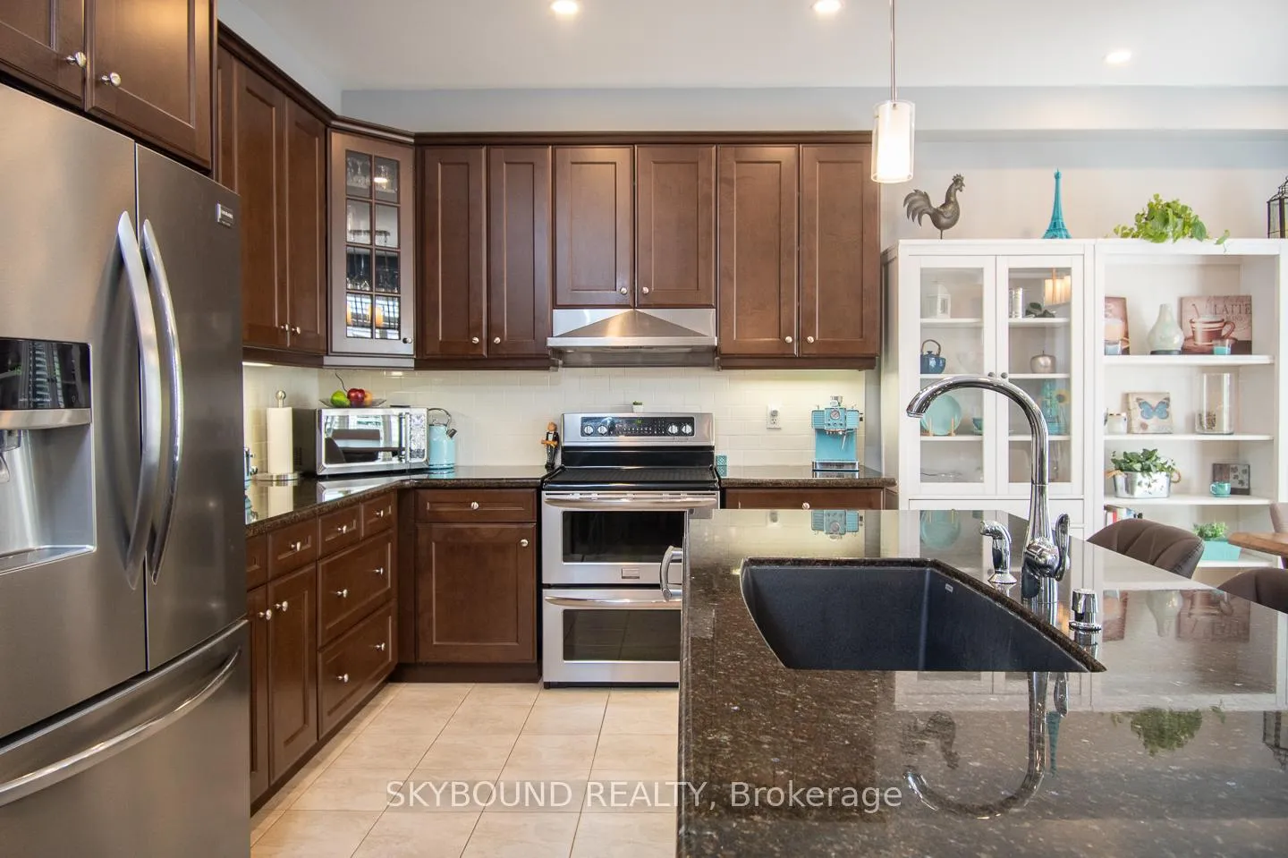 Photo 12 of 38 Silver Pond Drive, Halton Hills, Georgetown — HOMEH