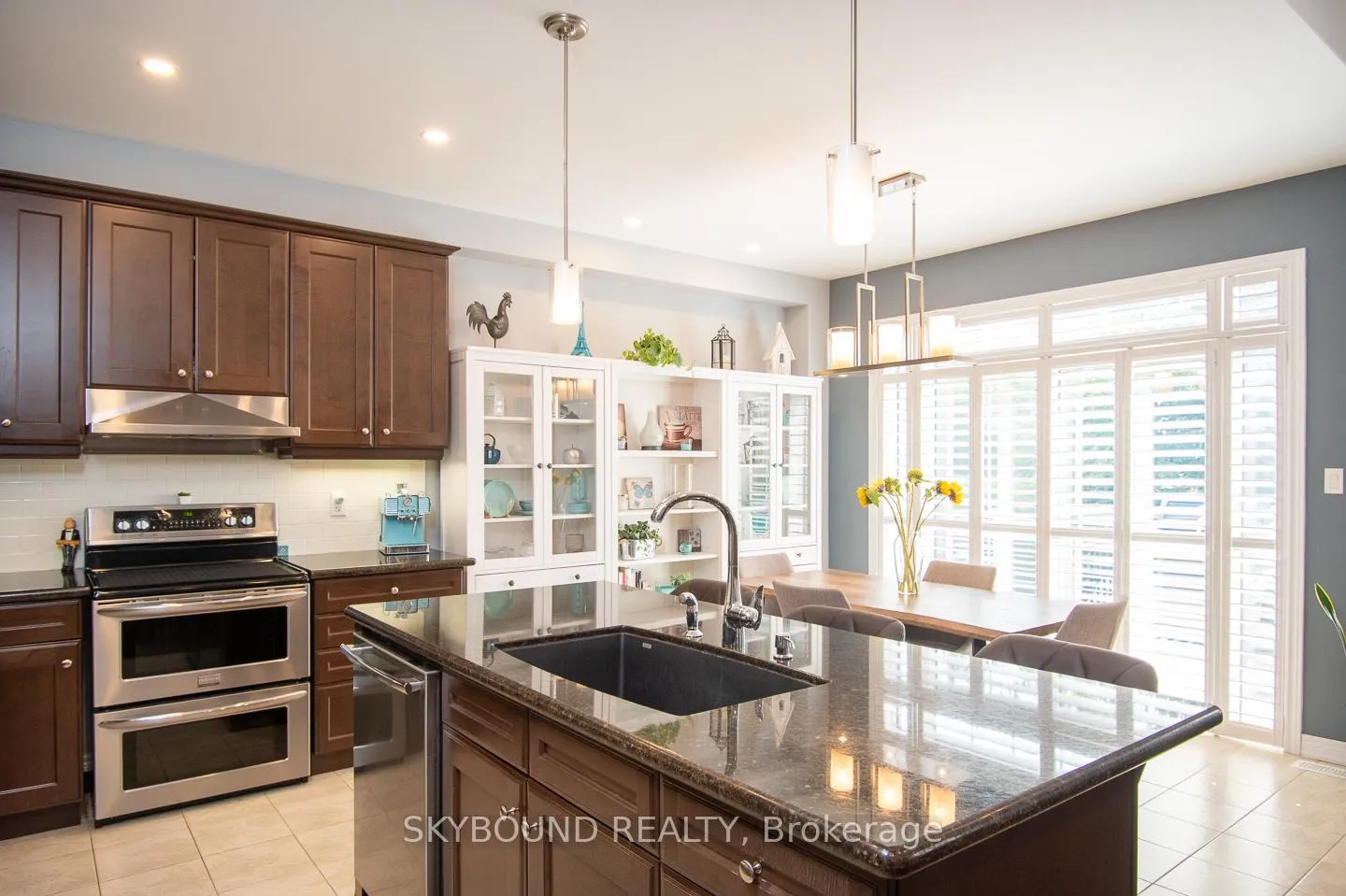 Photo 13 of 38 Silver Pond Drive, Halton Hills, Georgetown — HOMEH