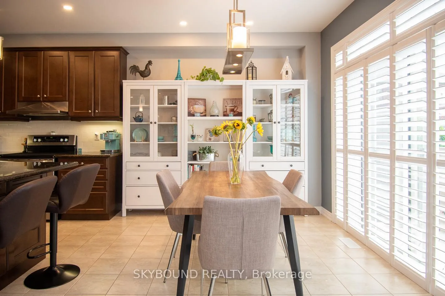 Photo 14 of 38 Silver Pond Drive, Halton Hills, Georgetown — HOMEH