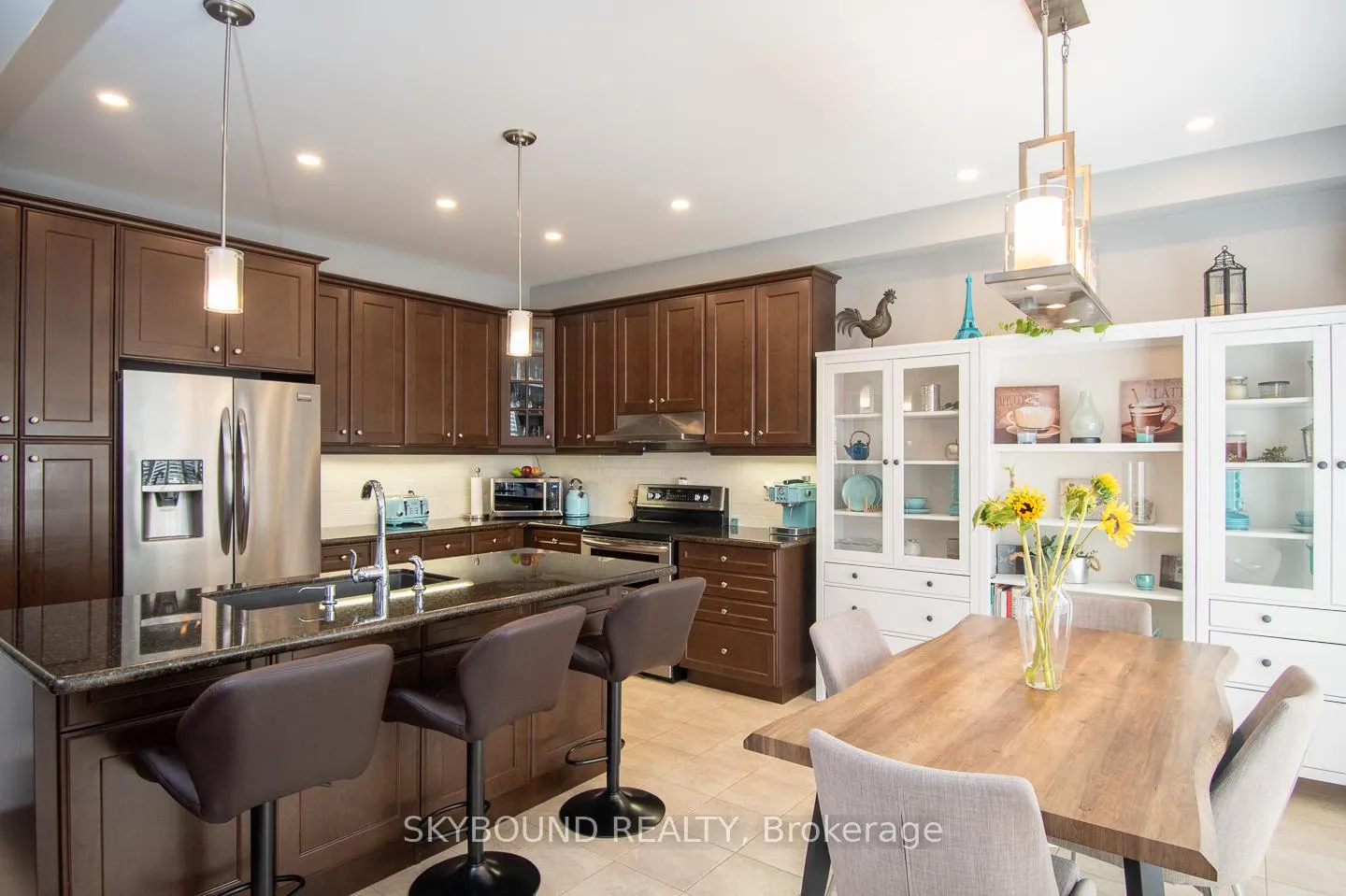 Photo 15 of 38 Silver Pond Drive, Halton Hills, Georgetown — HOMEH