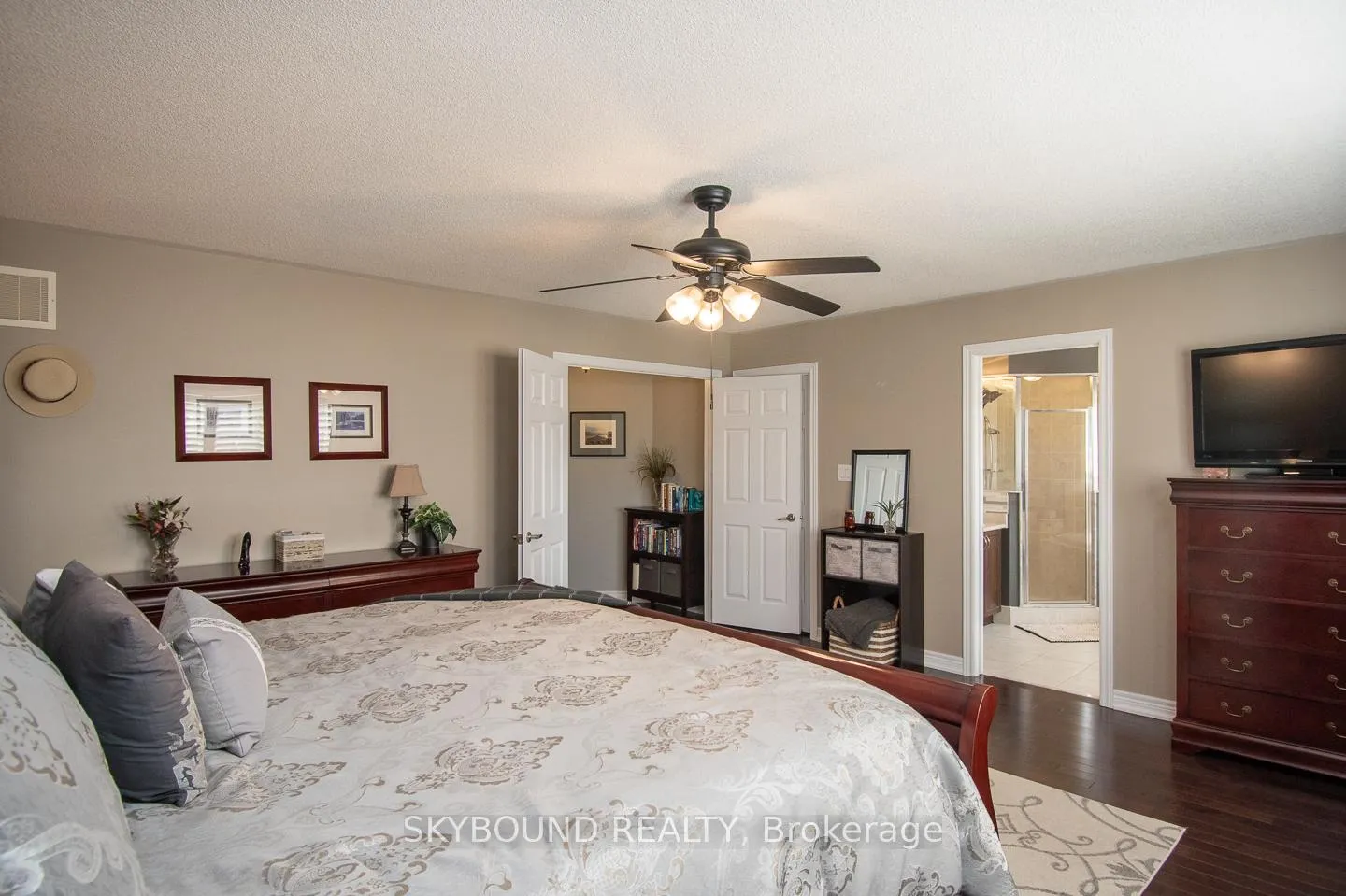 Photo 17 of 38 Silver Pond Drive, Halton Hills, Georgetown — HOMEH