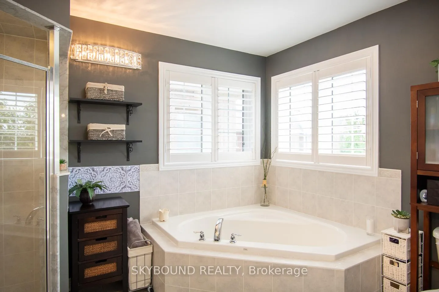 Photo 19 of 38 Silver Pond Drive, Halton Hills, Georgetown — HOMEH