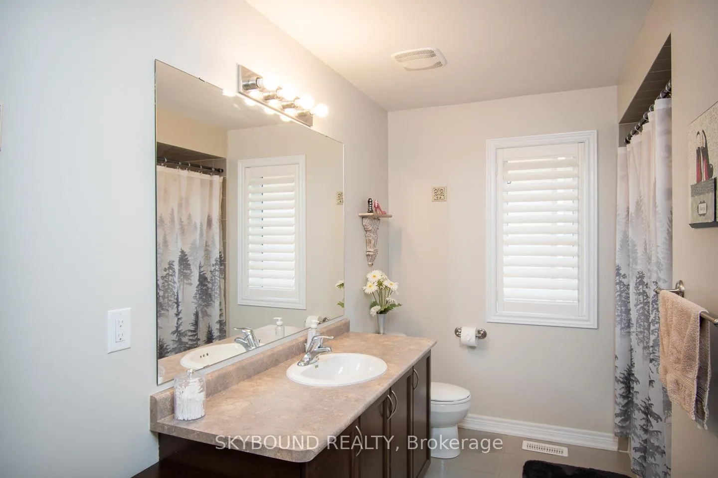 Photo 24 of 38 Silver Pond Drive, Halton Hills, Georgetown — HOMEH