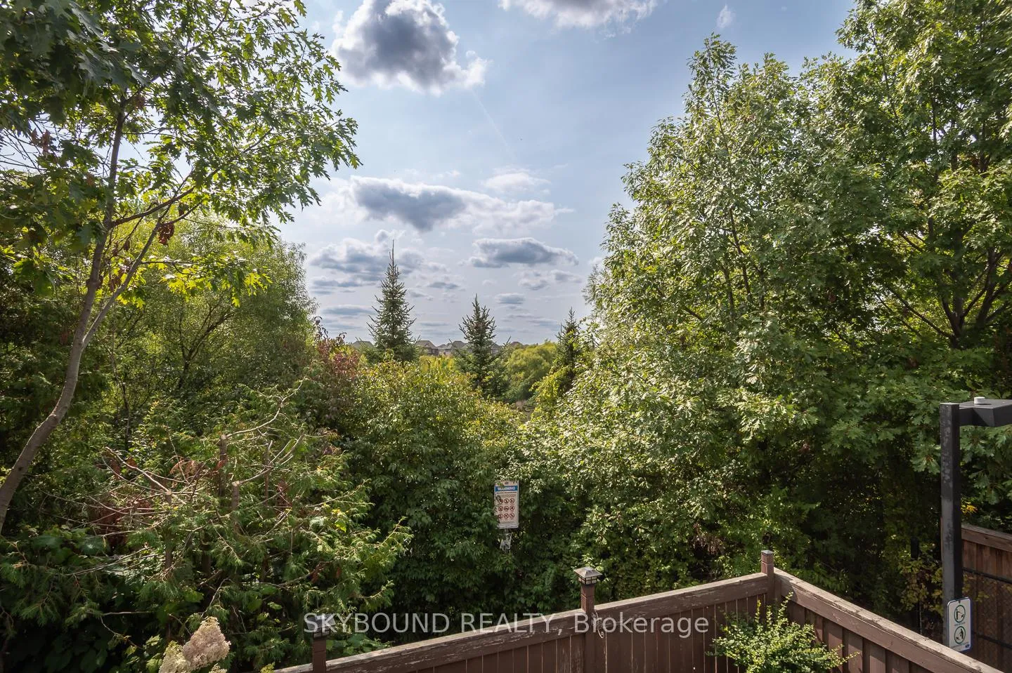 Photo 34 of 38 Silver Pond Drive, Halton Hills, Georgetown — HOMEH