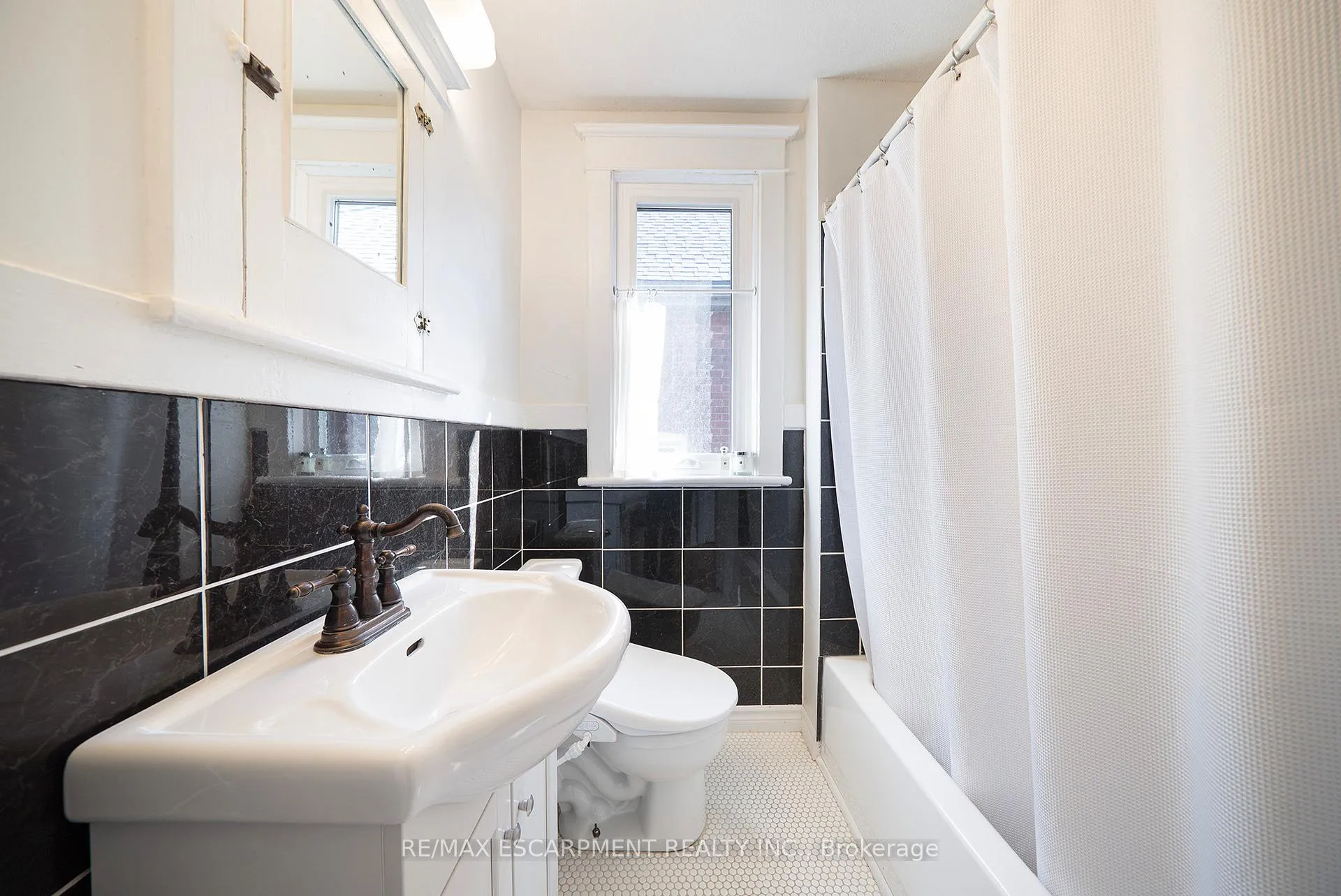 Photo 18 of 35 Rutherford Avenue, Hamilton, St. Clair — HOMEH