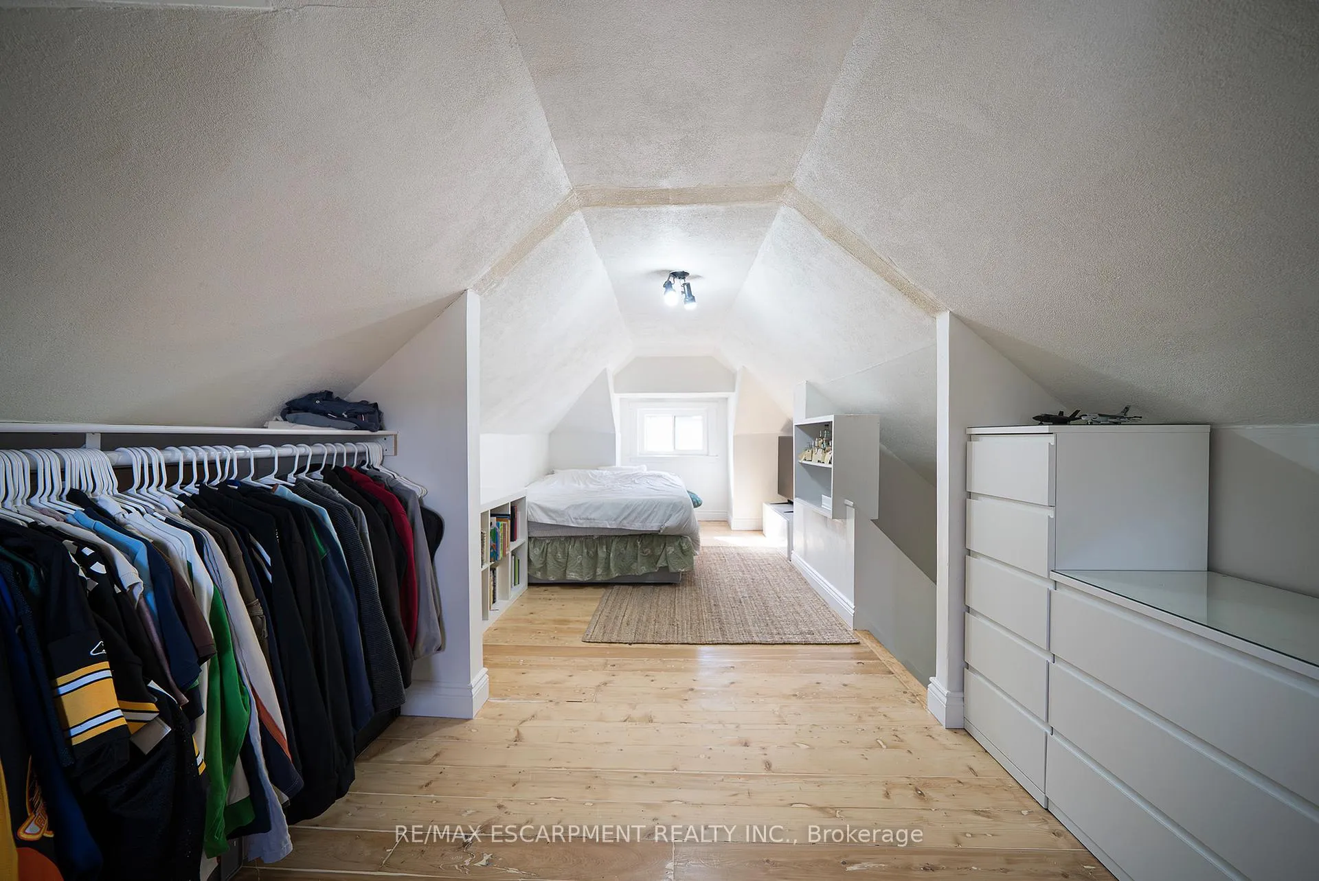 Photo 25 of 35 Rutherford Avenue, Hamilton, St. Clair — HOMEH