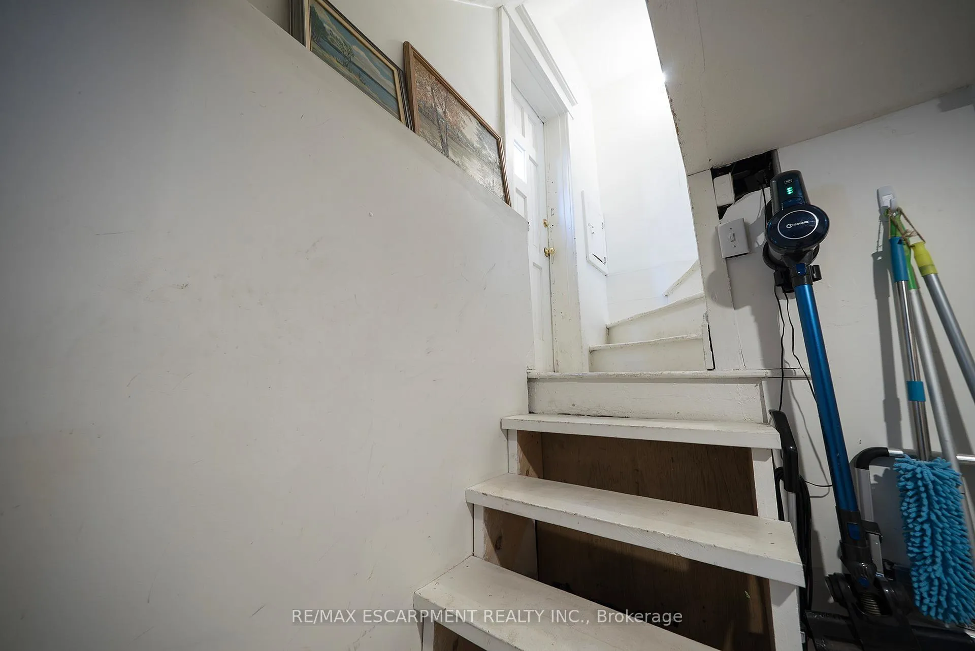 Photo 30 of 35 Rutherford Avenue, Hamilton, St. Clair — HOMEH