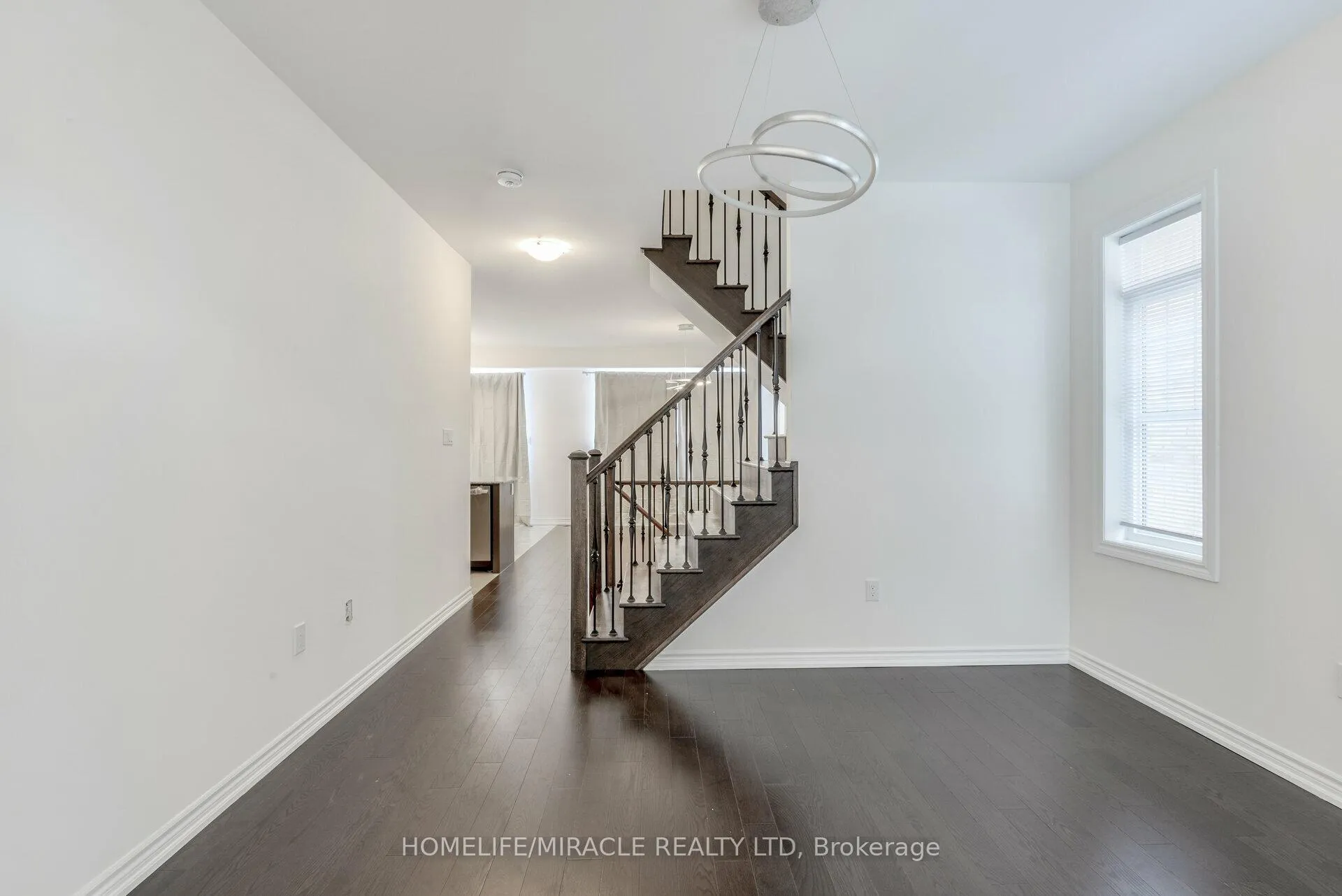 Photo 6 of 28 Faders Drive, Brampton, Northwest Brampton — HOMEH