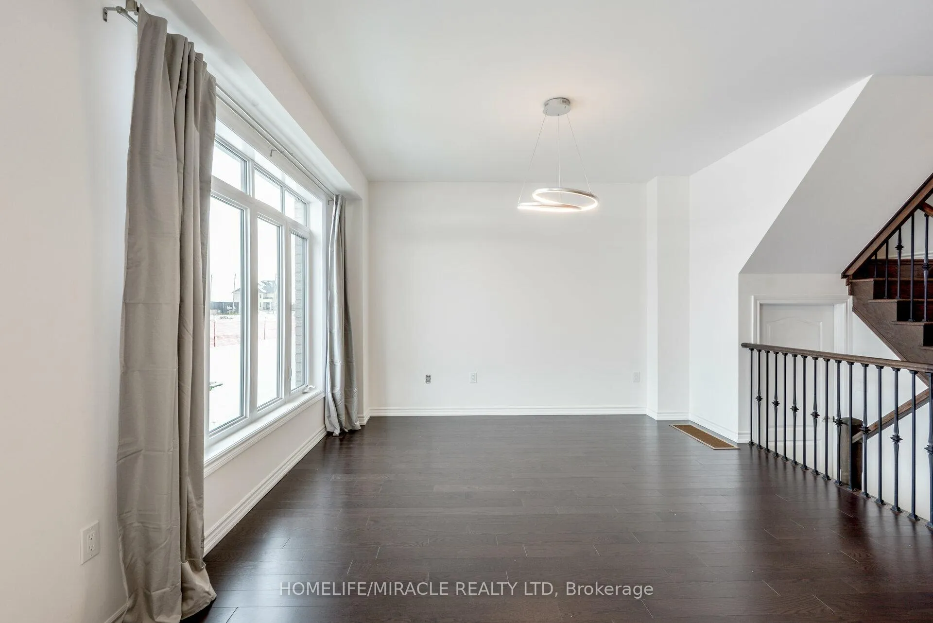 Photo 8 of 28 Faders Drive, Brampton, Northwest Brampton — HOMEH