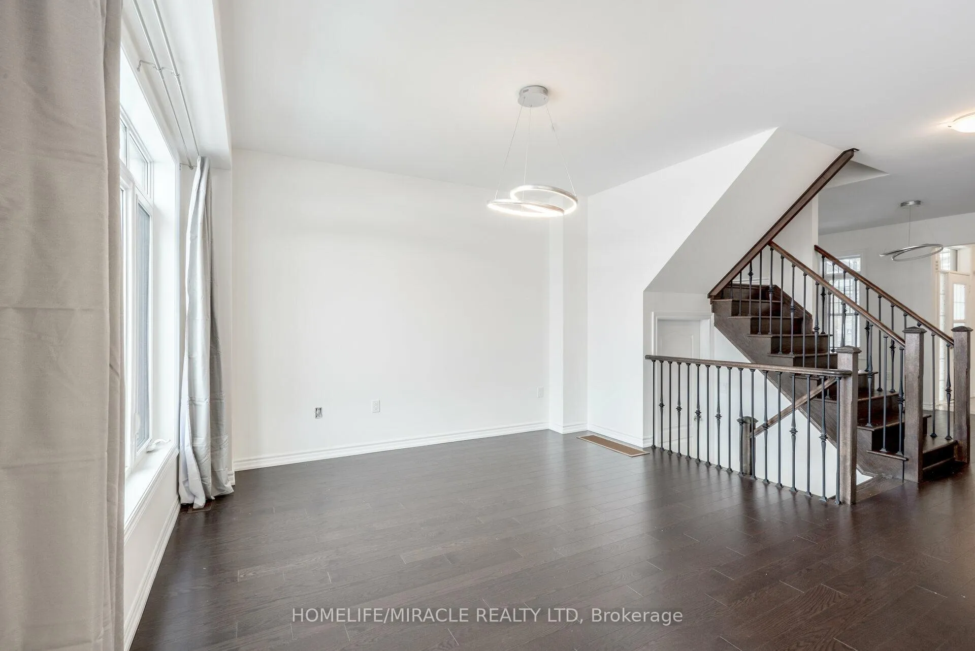 Photo 10 of 28 Faders Drive, Brampton, Northwest Brampton — HOMEH