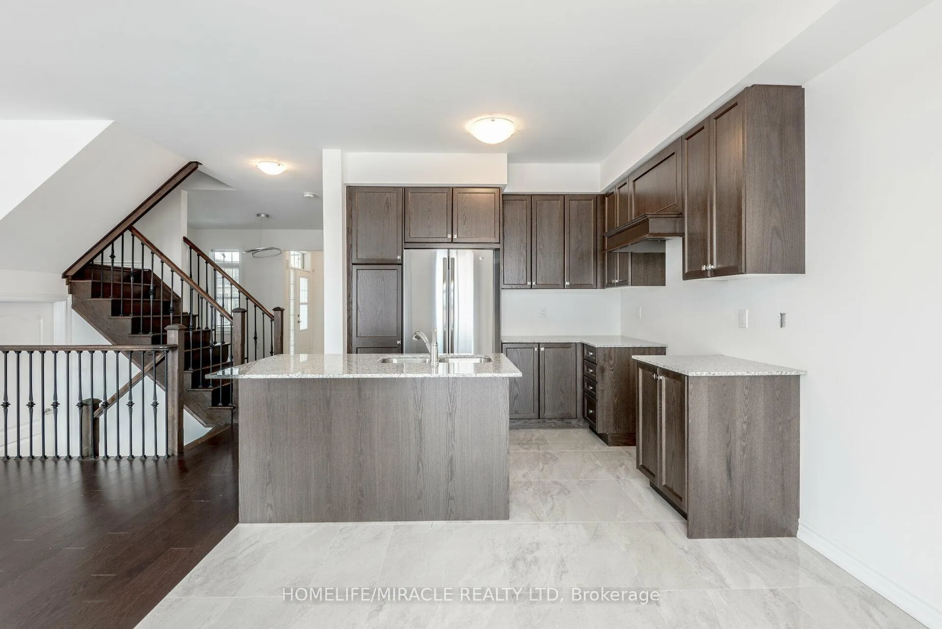 Photo 13 of 28 Faders Drive, Brampton, Northwest Brampton — HOMEH