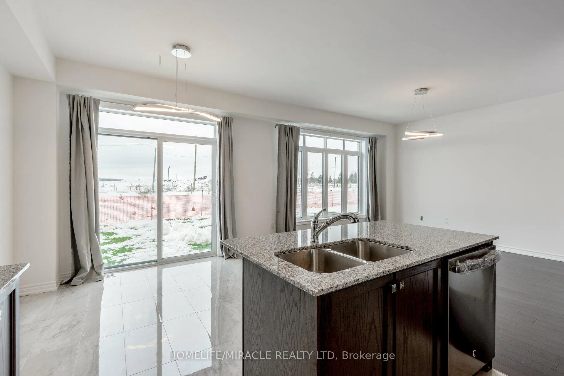 Photo 17 of 28 Faders Drive, Brampton, Northwest Brampton — HOMEH