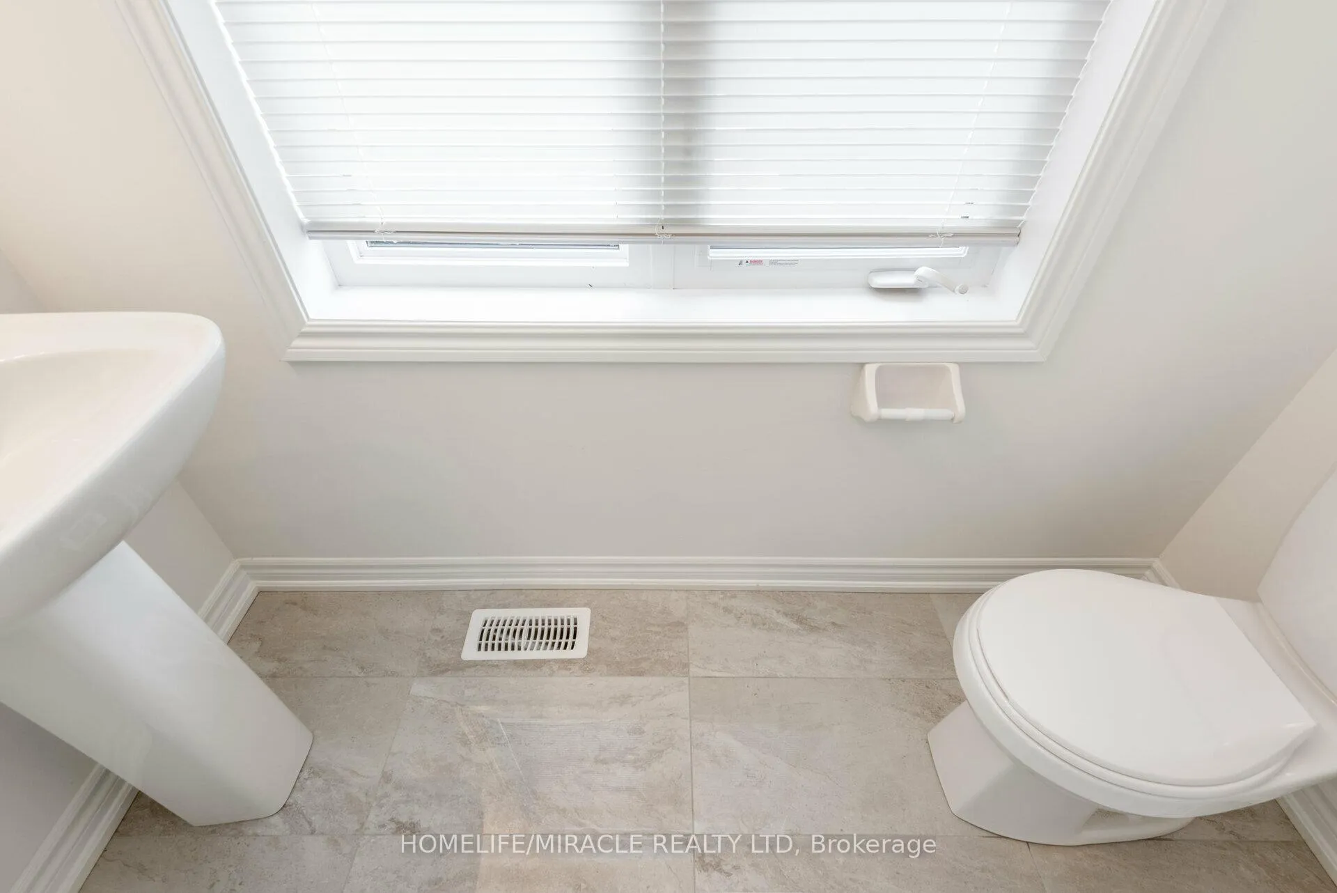 Photo 19 of 28 Faders Drive, Brampton, Northwest Brampton — HOMEH