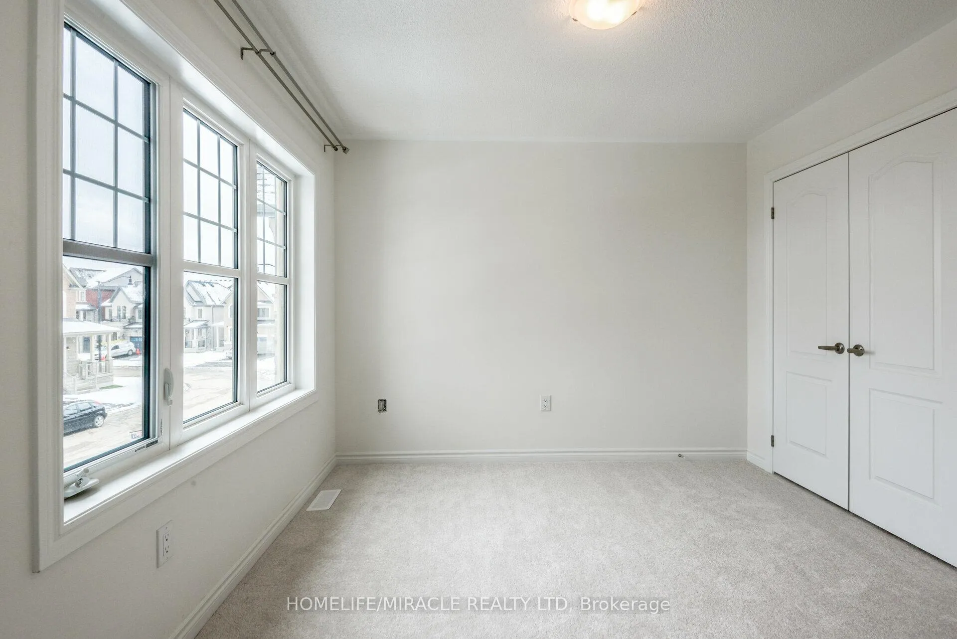 Photo 37 of 28 Faders Drive, Brampton, Northwest Brampton — HOMEH