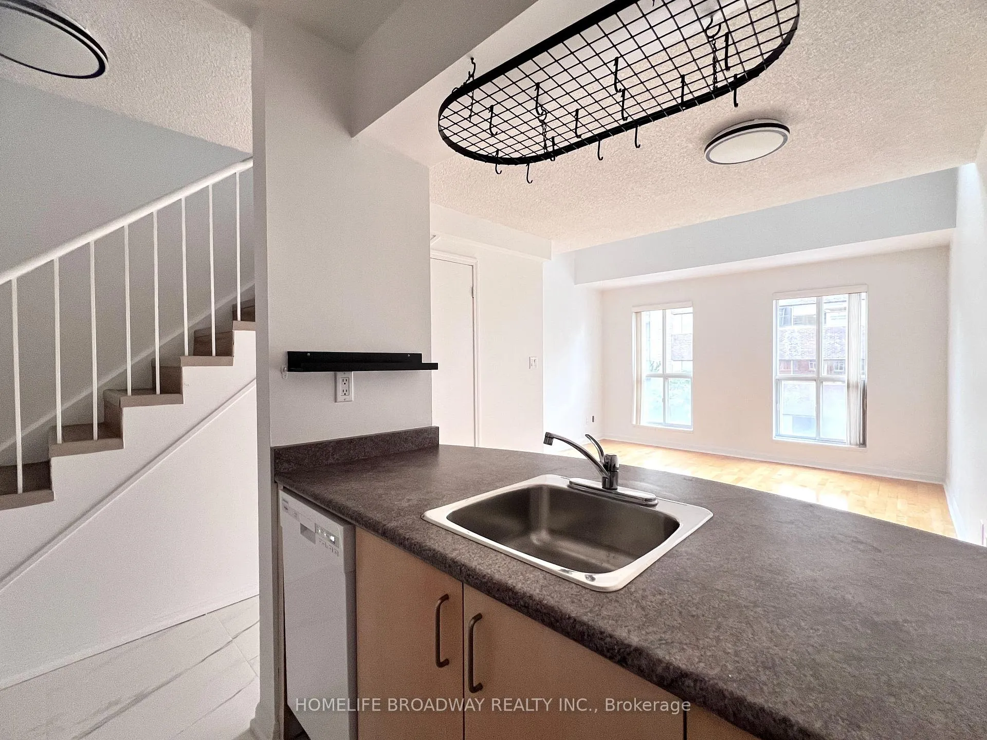 Photo 4 of Unit 406, 119 Merton Street, Toronto, Mount Pleasant West — HOMEH