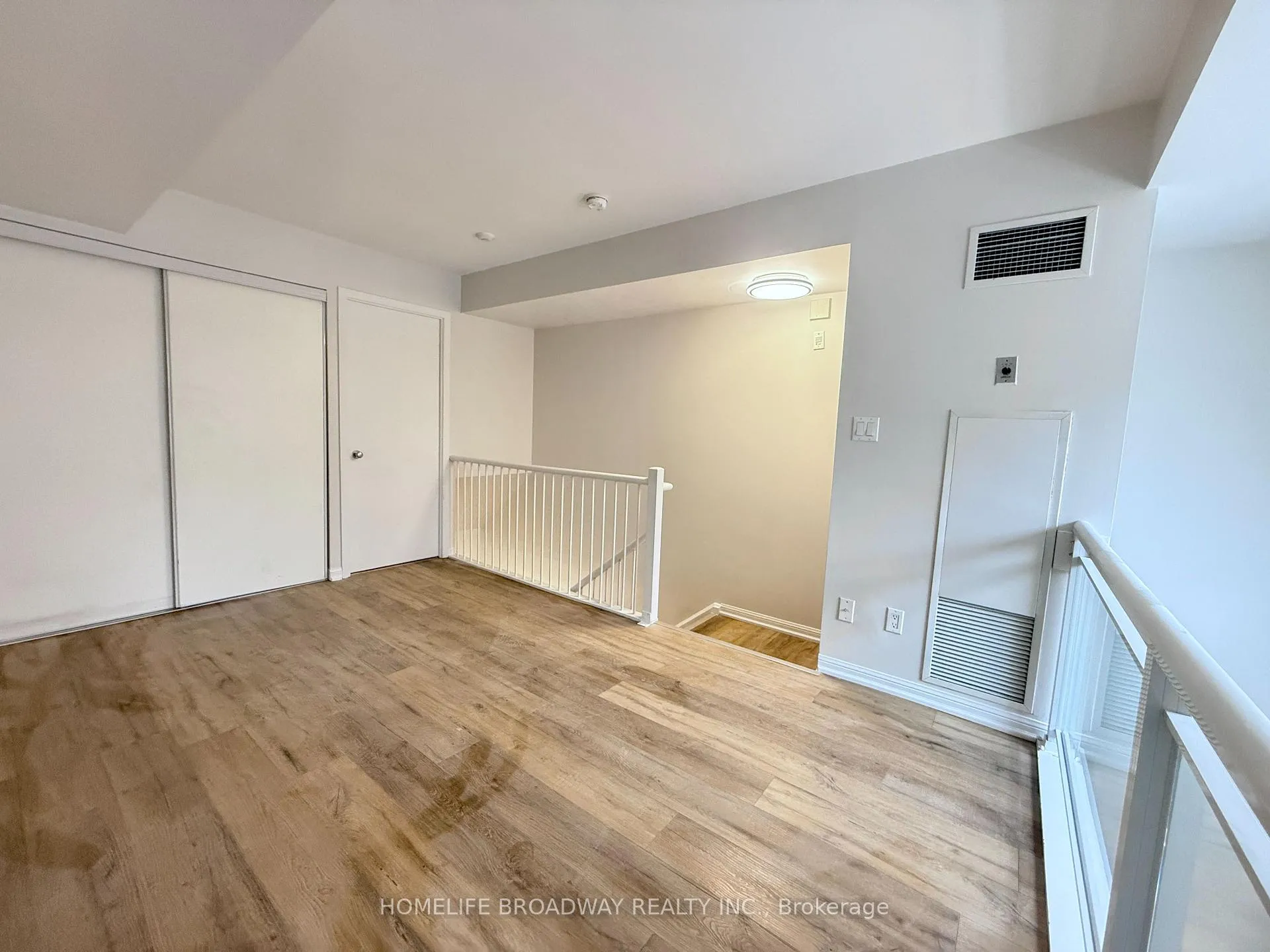 Photo 9 of Unit 406, 119 Merton Street, Toronto, Mount Pleasant West — HOMEH