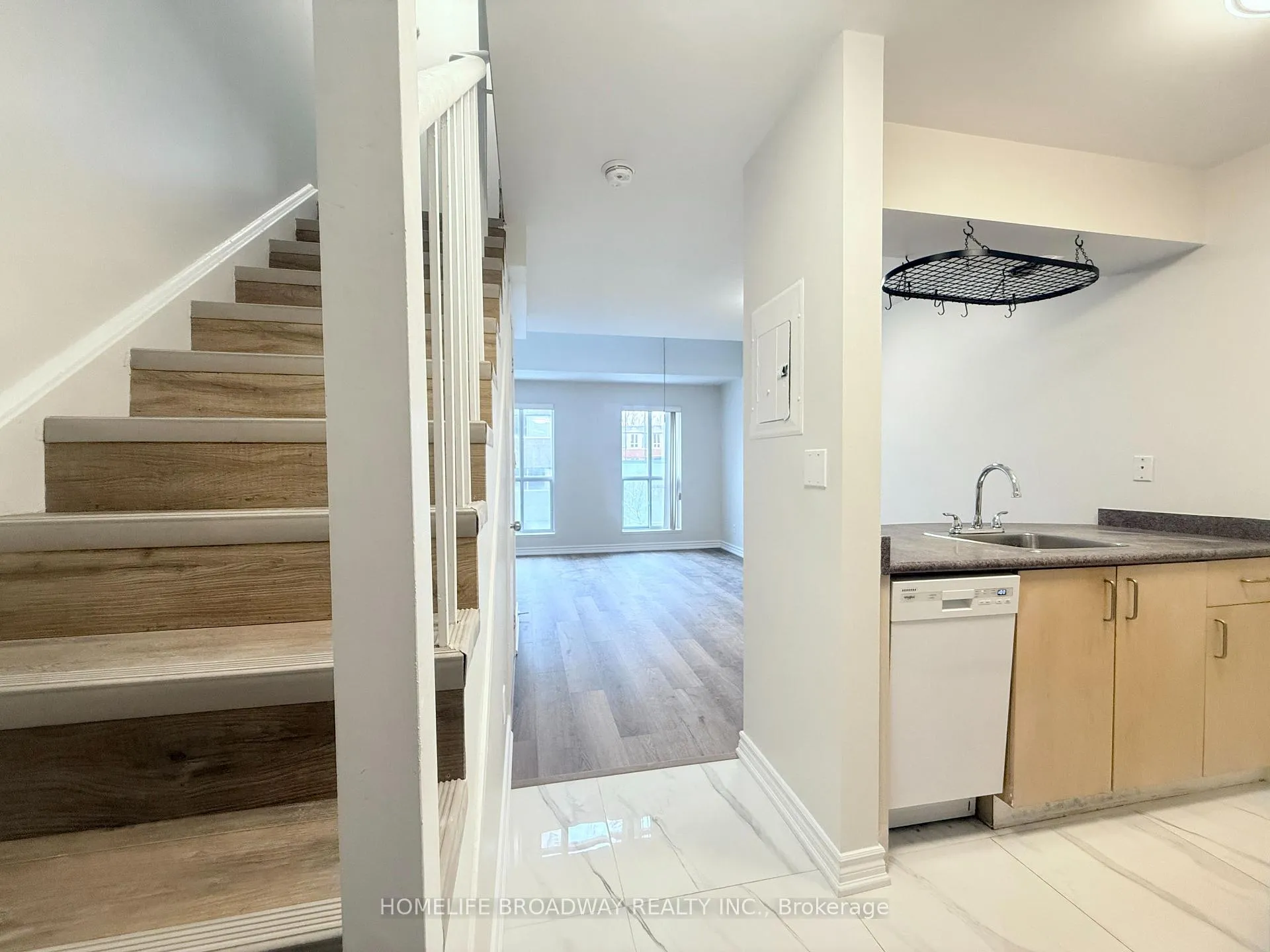 Photo 11 of Unit 406, 119 Merton Street, Toronto, Mount Pleasant West — HOMEH