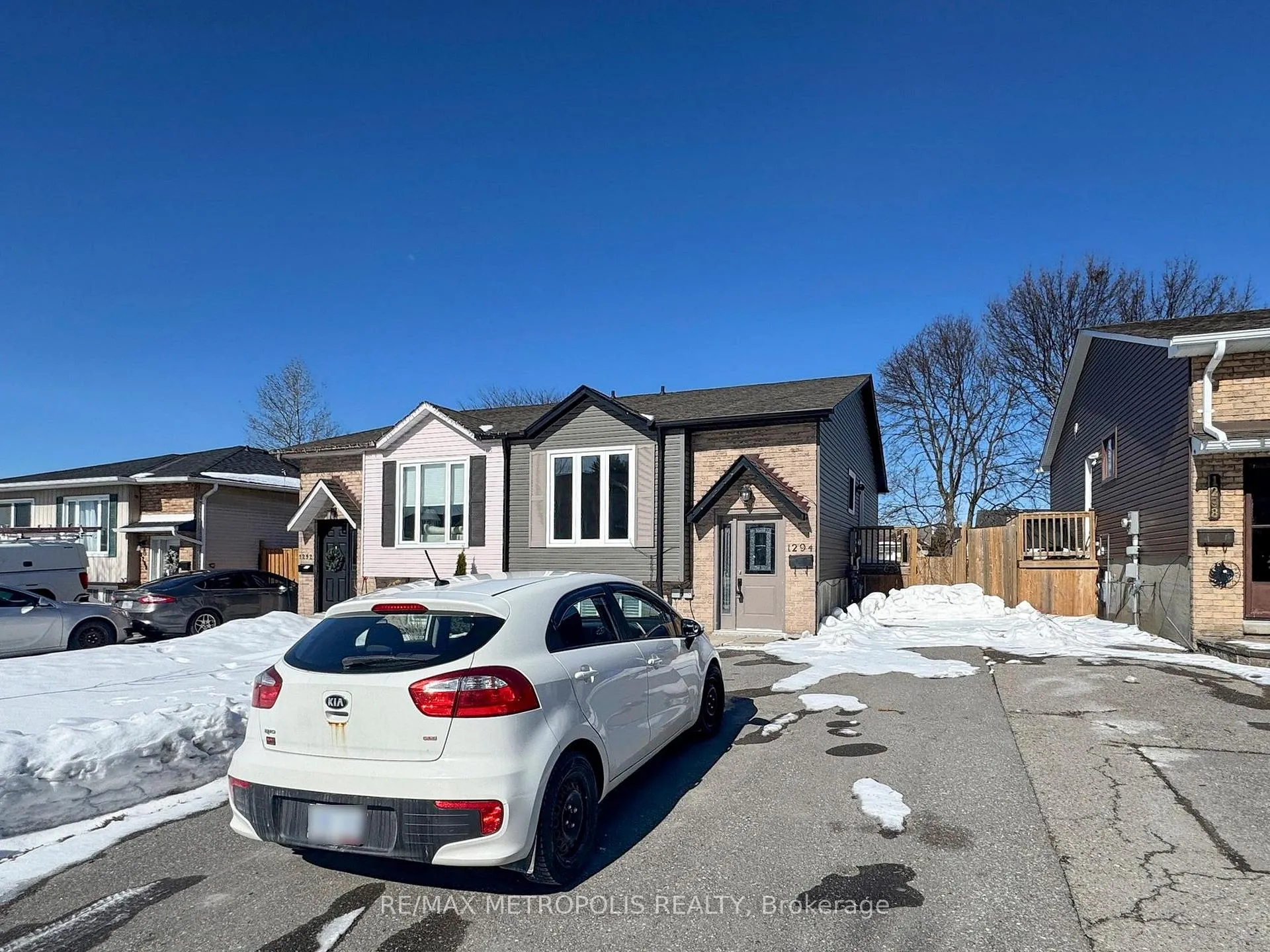 Front of 1294 Sunningdale Avenue