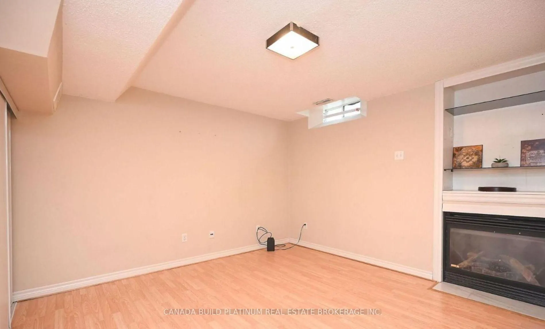 Photo 2 of 27 Sparta Drive N, Brampton, Vales of Castlemore — HOMEH