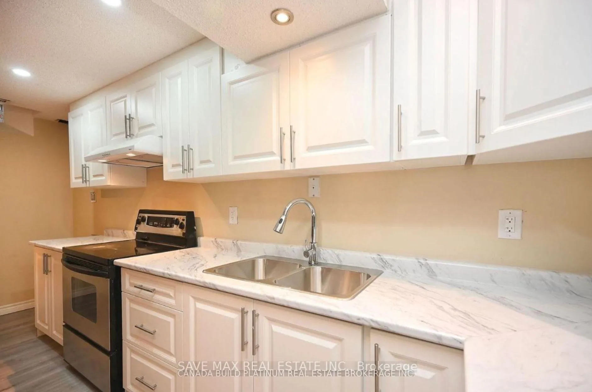 Photo 4 of 27 Sparta Drive N, Brampton, Vales of Castlemore — HOMEH
