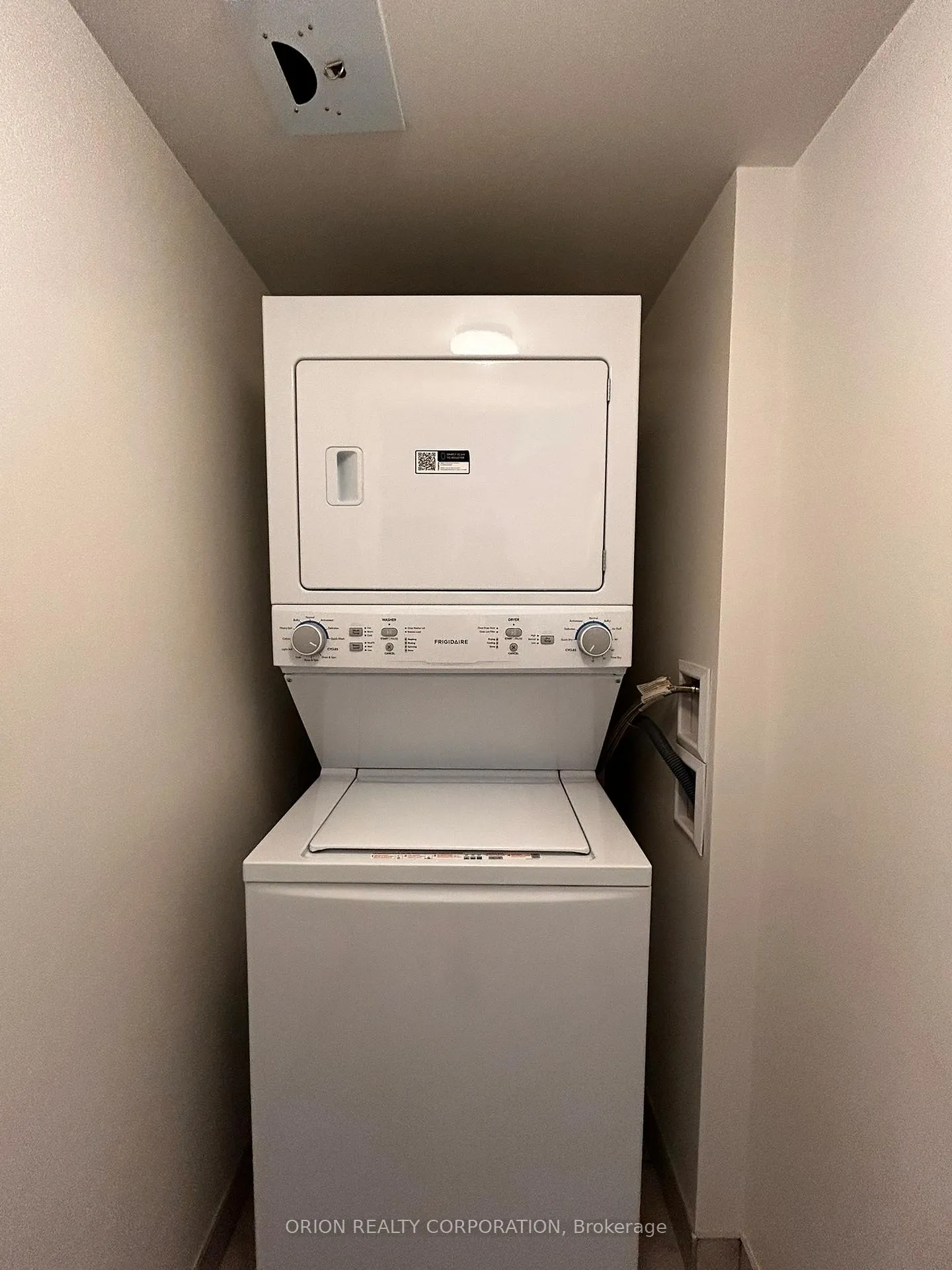 Photo 3 of Unit 1709, 1010 Sandy Beach Road, Pickering, Bay Ridges — HOMEH