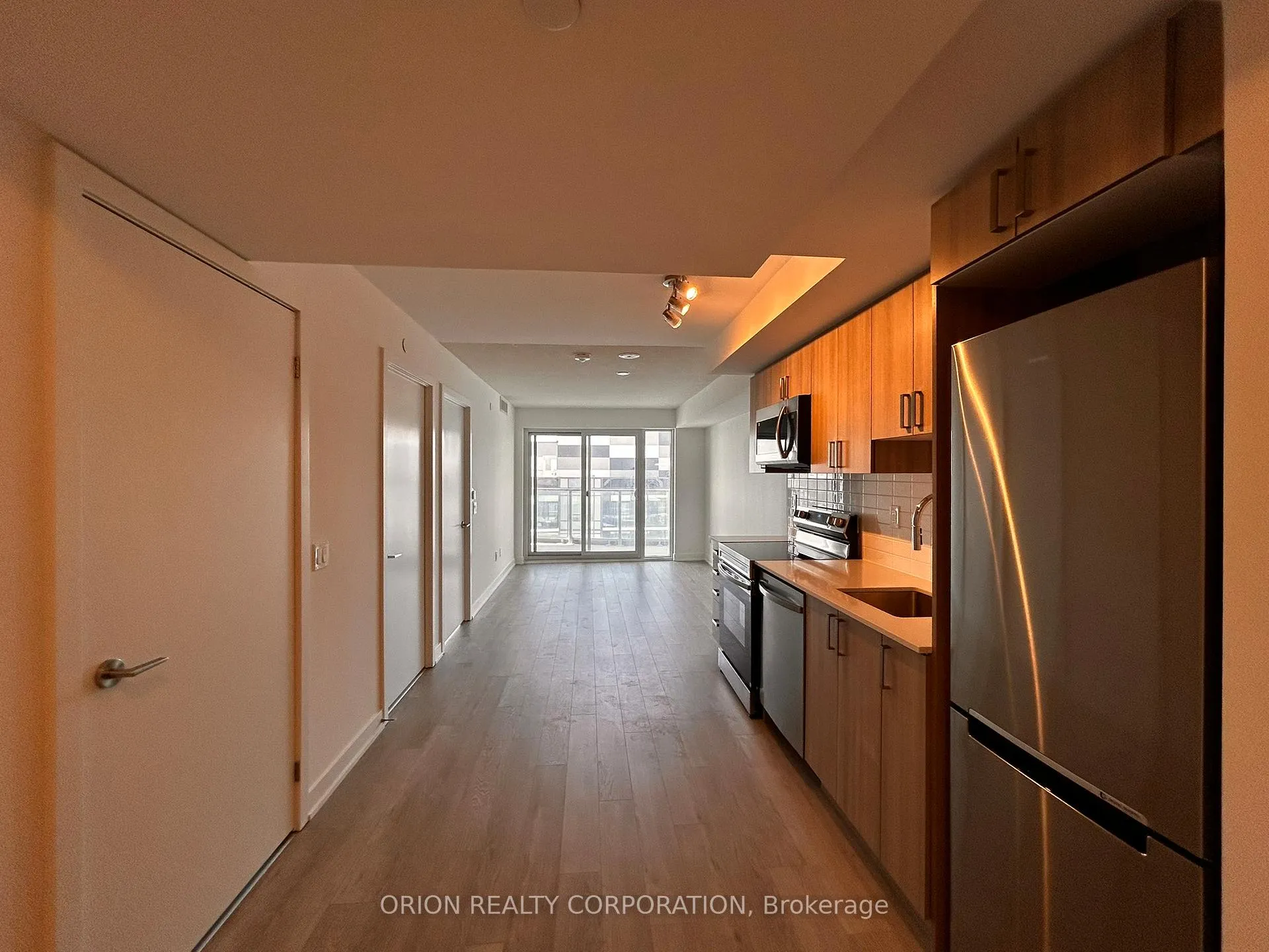 Photo 4 of Unit 1709, 1010 Sandy Beach Road, Pickering, Bay Ridges — HOMEH