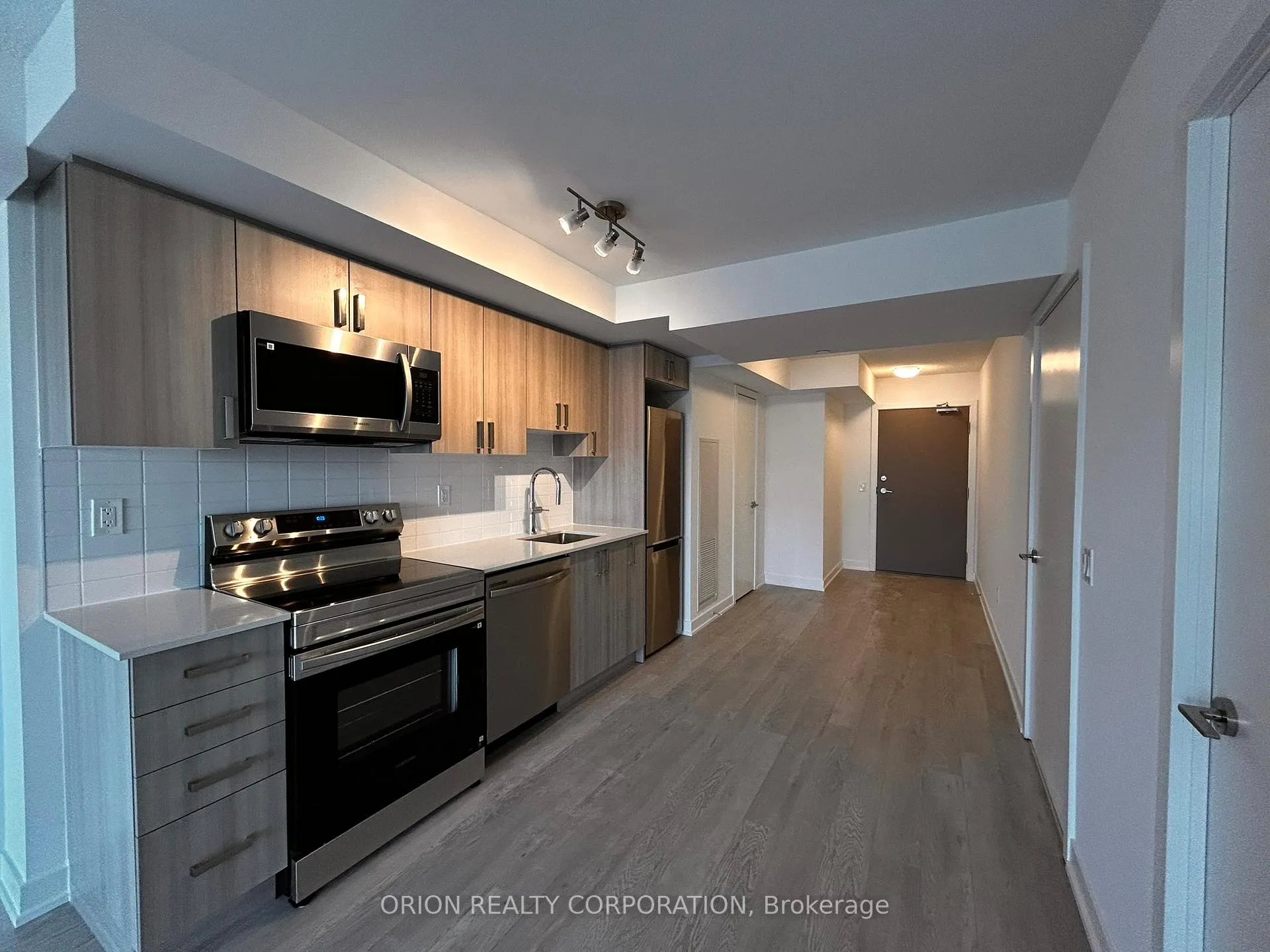 Photo 6 of Unit 1709, 1010 Sandy Beach Road, Pickering, Bay Ridges — HOMEH