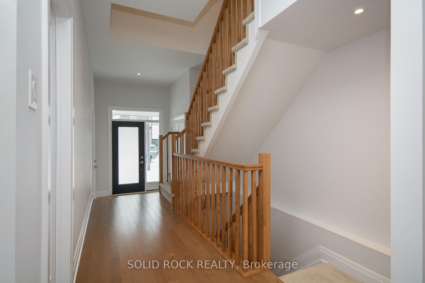 Photo 3 of 218 Lift Lane, Ottawa, Kanata - Emerald Meadows/Trailwest — HOMEH