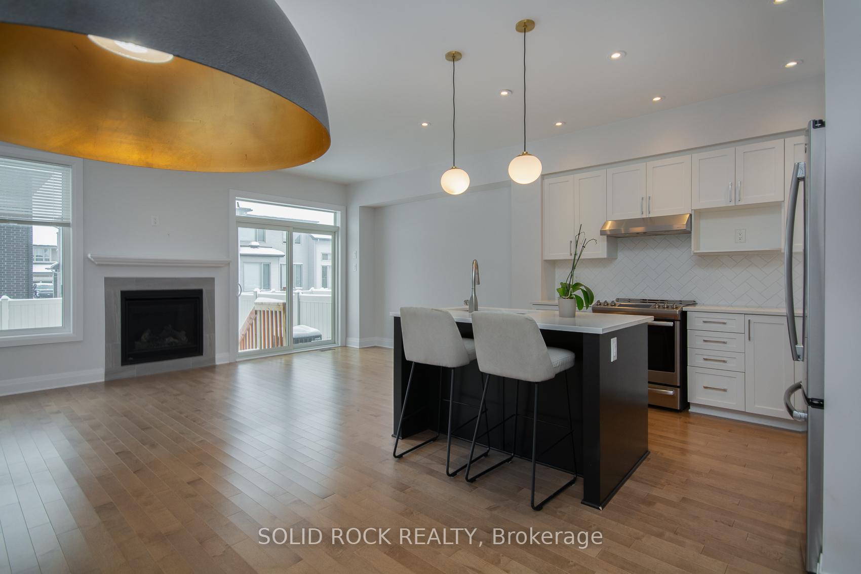 Photo 5 of 218 Lift Lane, Ottawa, Kanata - Emerald Meadows/Trailwest — HOMEH