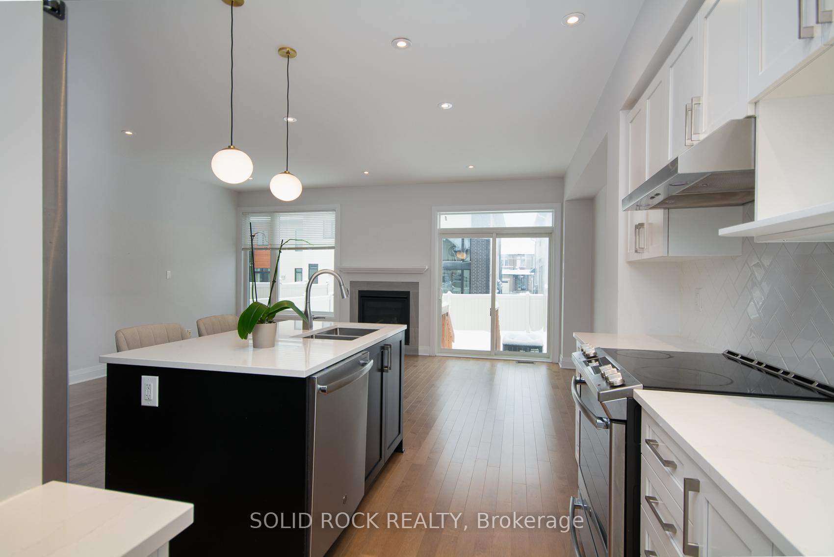 Photo 10 of 218 Lift Lane, Ottawa, Kanata - Emerald Meadows/Trailwest — HOMEH