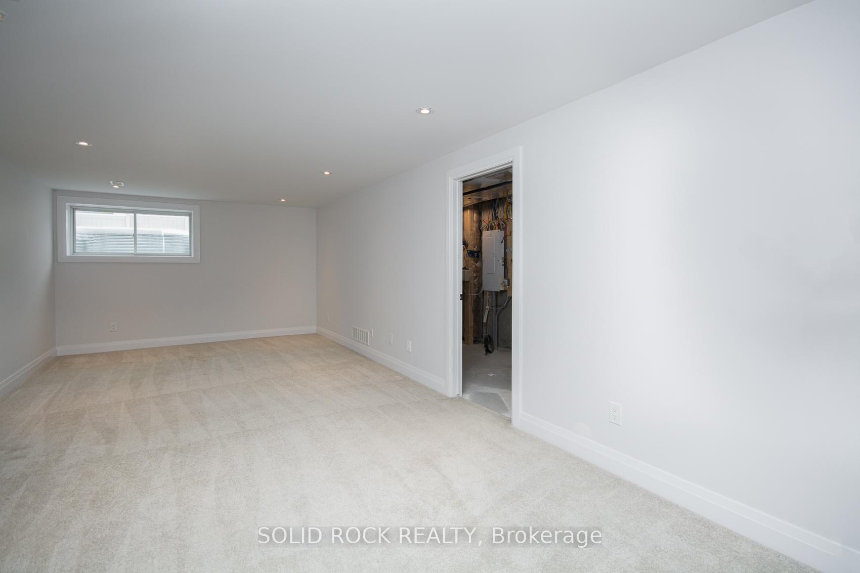 Photo 18 of 218 Lift Lane, Ottawa, Kanata - Emerald Meadows/Trailwest — HOMEH