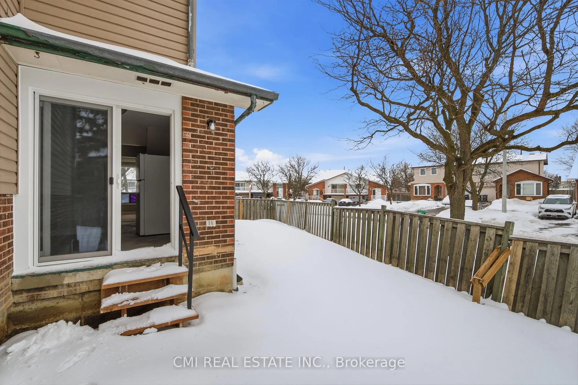 Photo 5 of 47 Carter Drive, Brampton, Brampton North — HOMEH