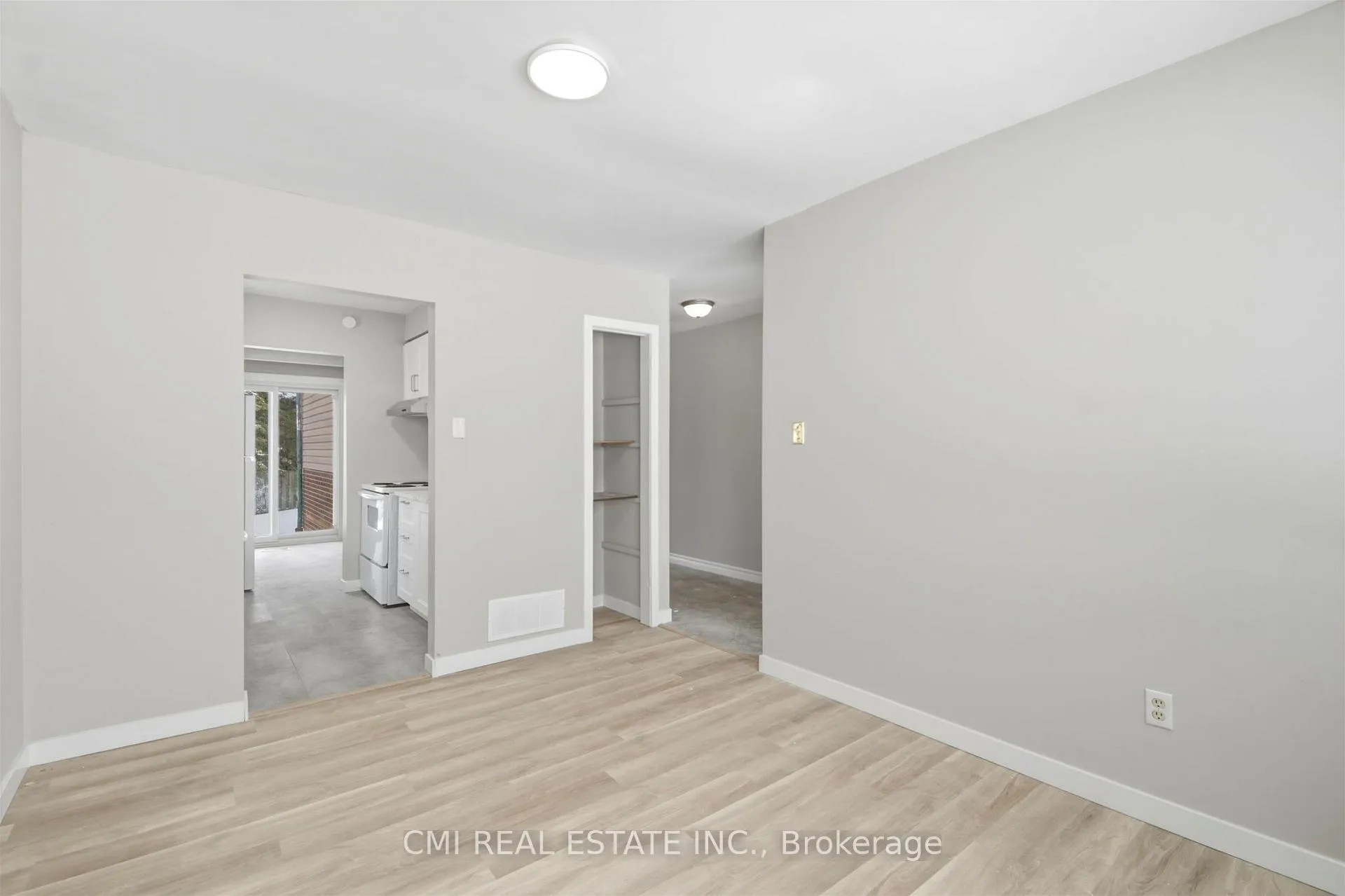 Photo 14 of 47 Carter Drive, Brampton, Brampton North — HOMEH