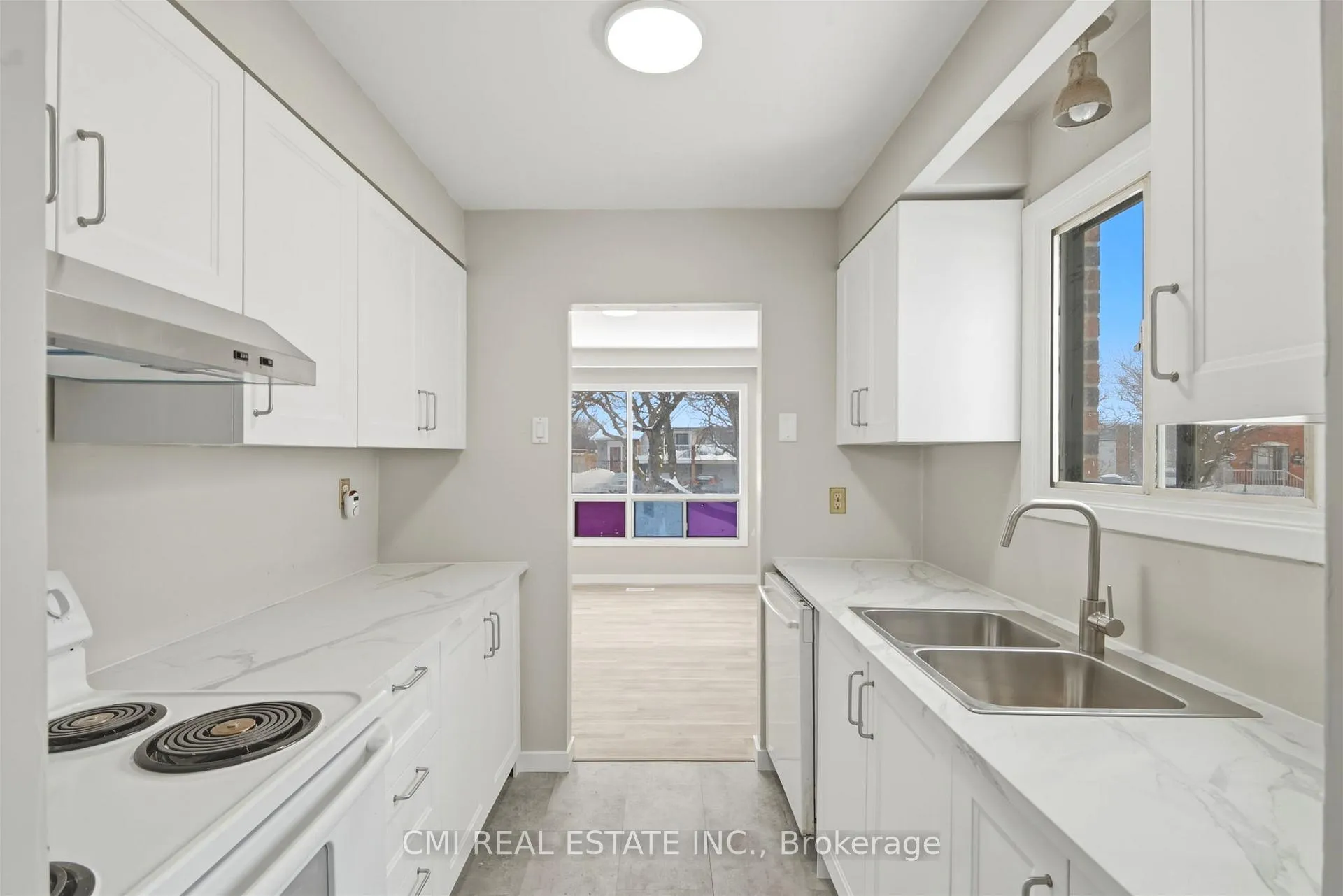 Photo 15 of 47 Carter Drive, Brampton, Brampton North — HOMEH