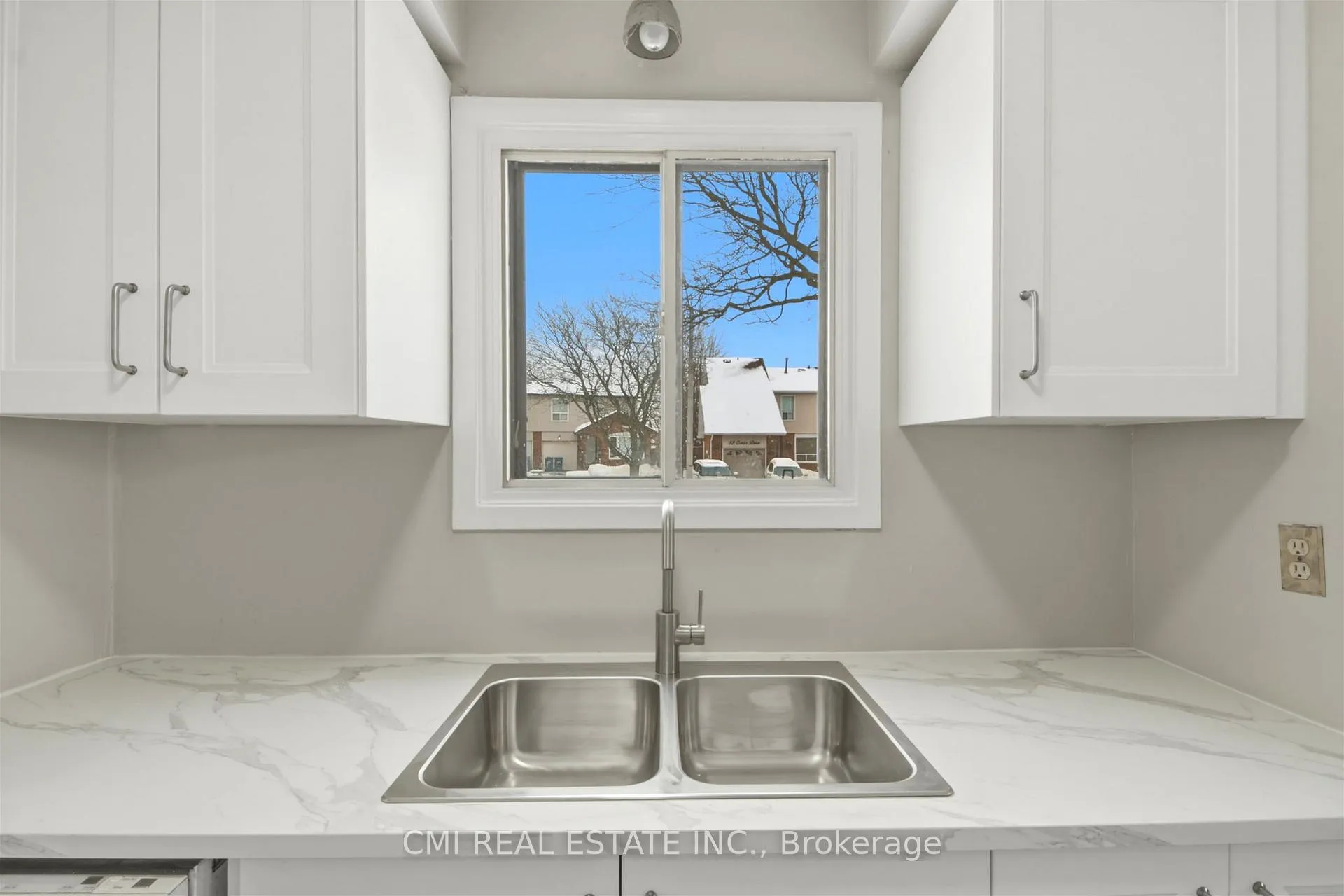 Photo 16 of 47 Carter Drive, Brampton, Brampton North — HOMEH