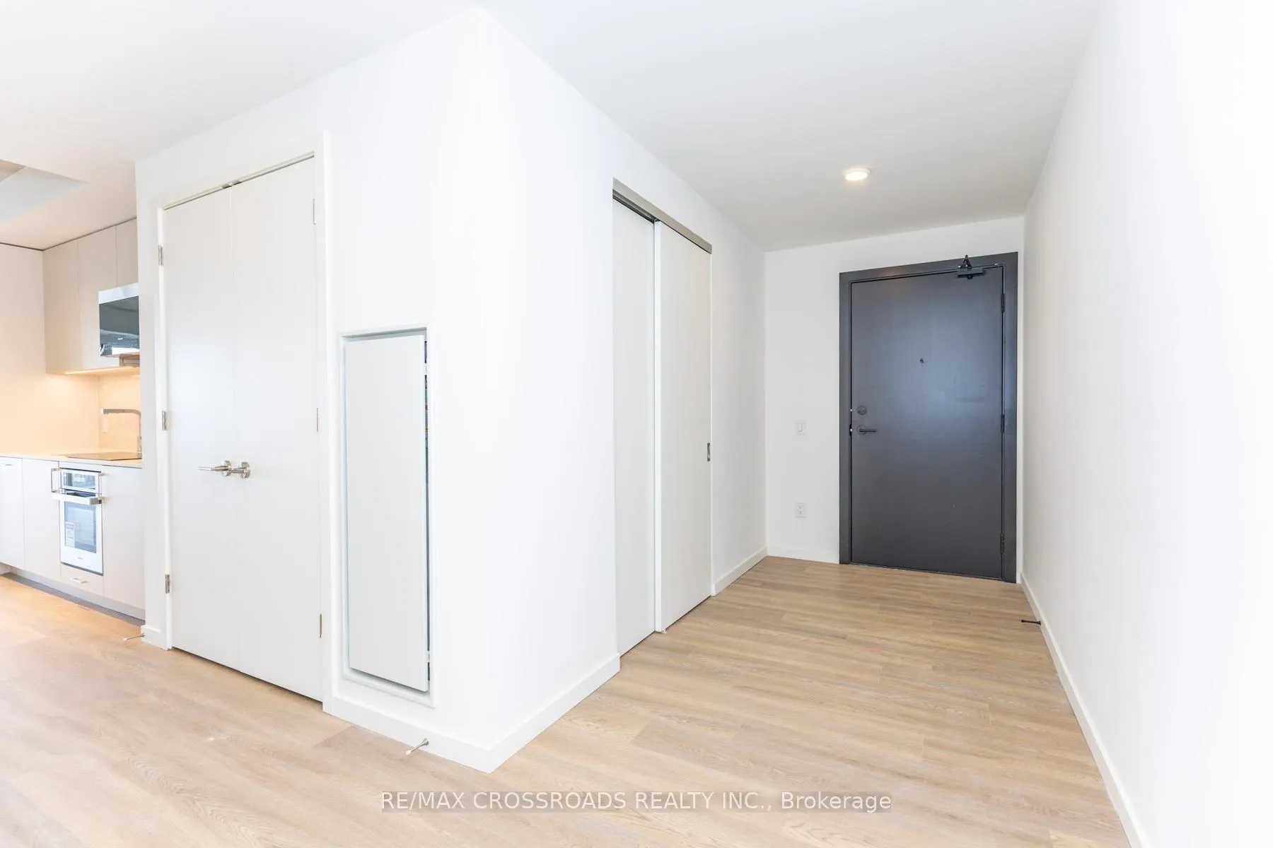 Photo 9 of Unit 511, 689 The Queensway Street, Etobicoke, Stonegate-Queensway — HOMEH