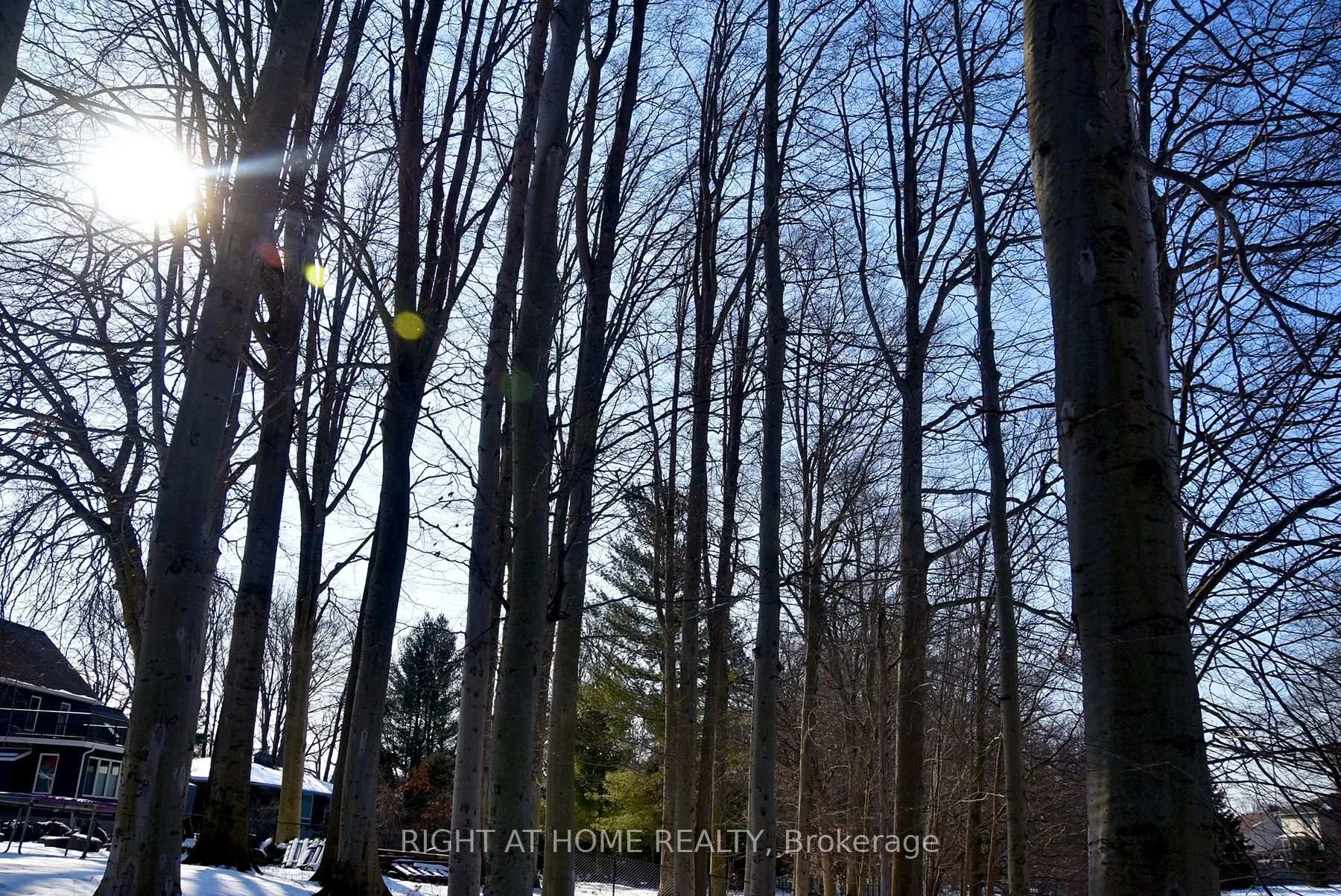 Photo 2 of 994 Haist Street, Pelham, Fonthill — HOMEH