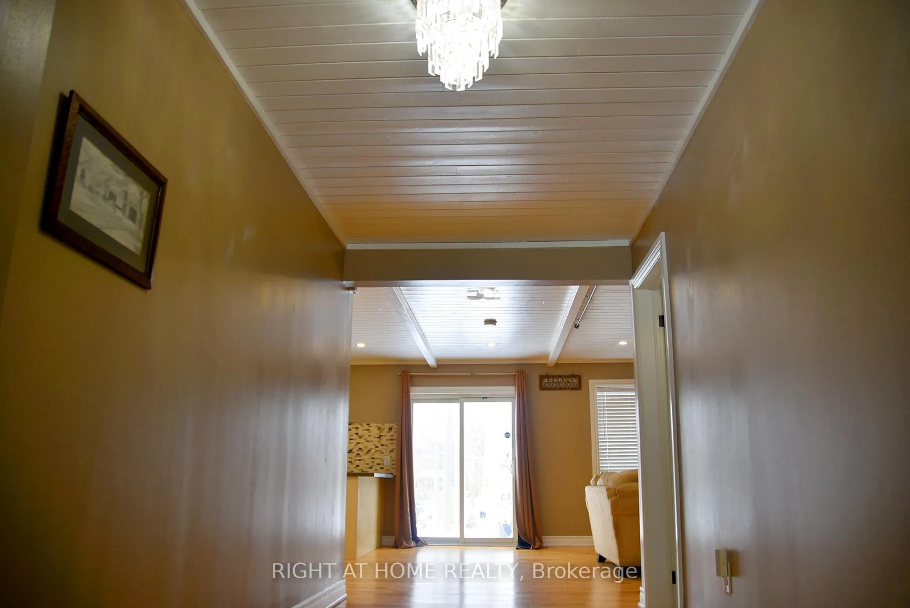 Photo 3 of 994 Haist Street, Pelham, Fonthill — HOMEH