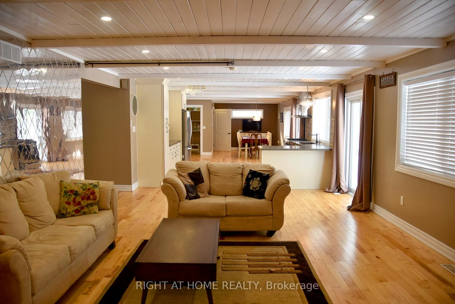 Photo 5 of 994 Haist Street, Pelham, Fonthill — HOMEH