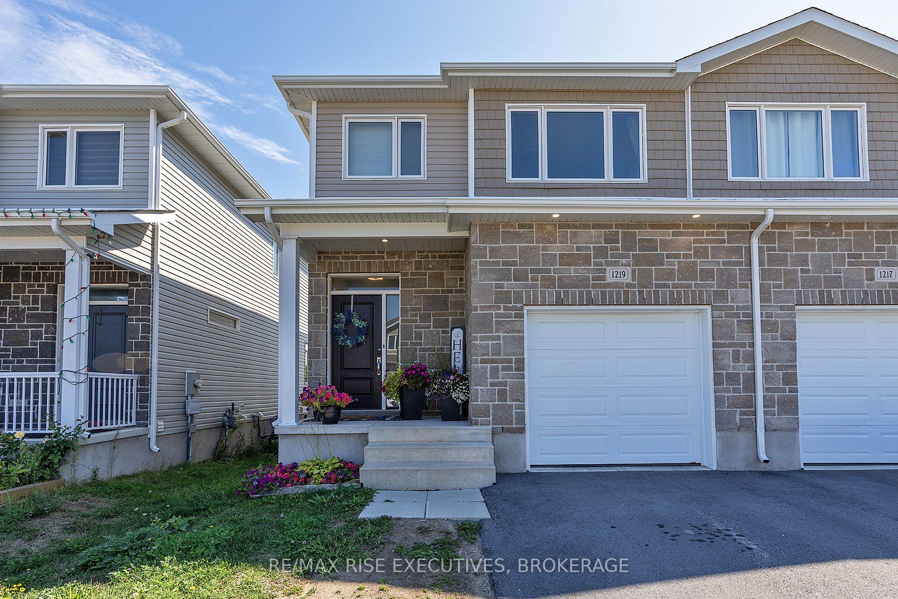 Photo 4 of 1219 Max Crescent, Kingston, City Northwest — HOMEH