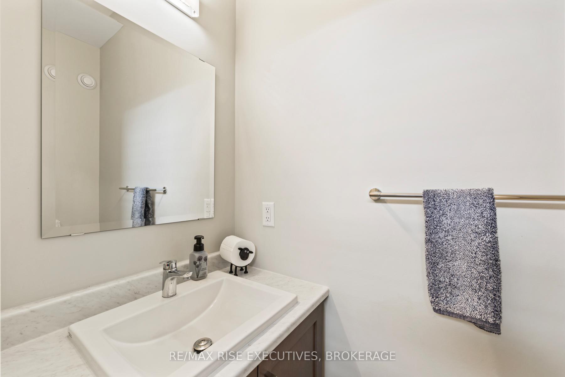Photo 12 of 1219 Max Crescent, Kingston, City Northwest — HOMEH