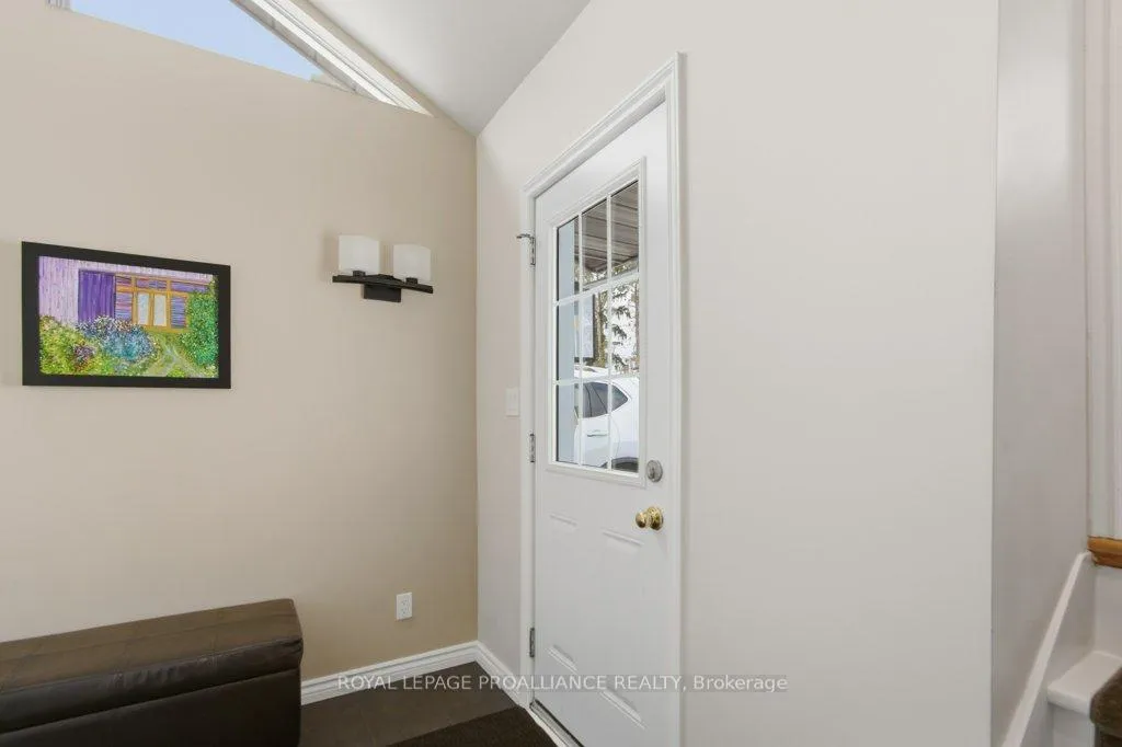 Photo 5 of 119 Lemoine Street, Belleville, Belleville Ward — HOMEH