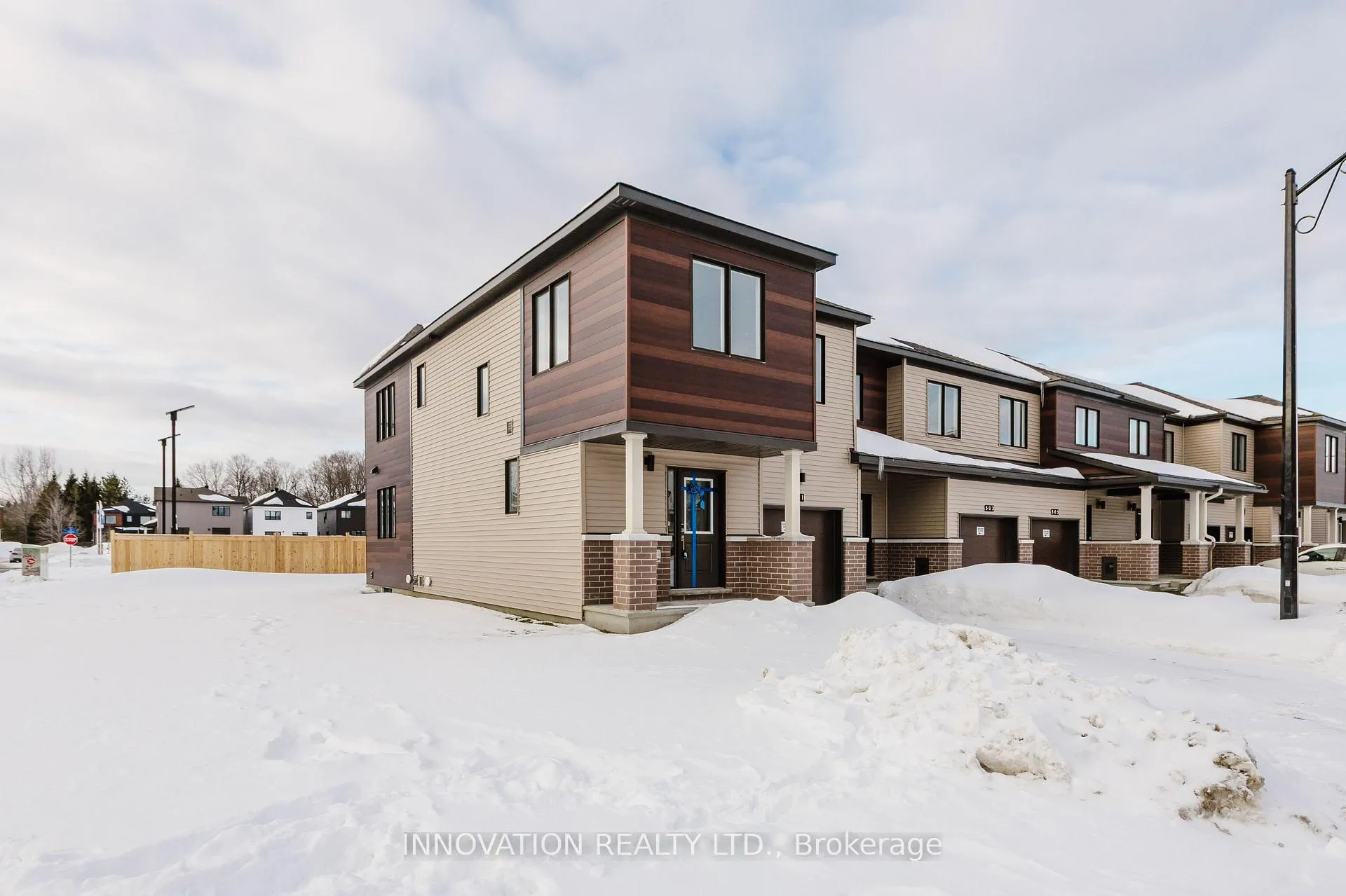 Photo 2 of 501 Galanthus Walk, Ottawa, Kanata - Rural Kanata (Central) — HOMEH